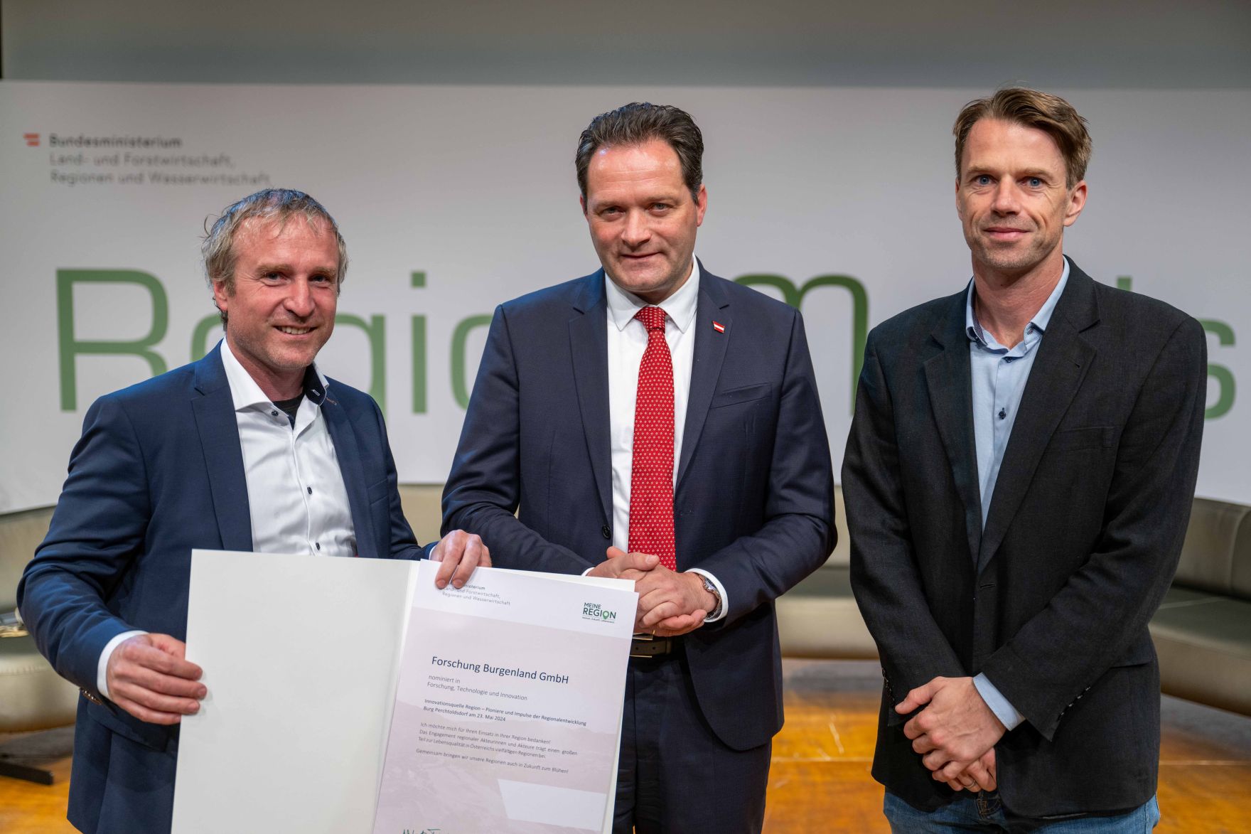 Abschlie&szlig;end zur RegionIMpuls-Tour veranstaltete Herr Bundesminister Norbert Totschnig eine Abschlussveranstaltung in der Burg Perchtoldsdorf