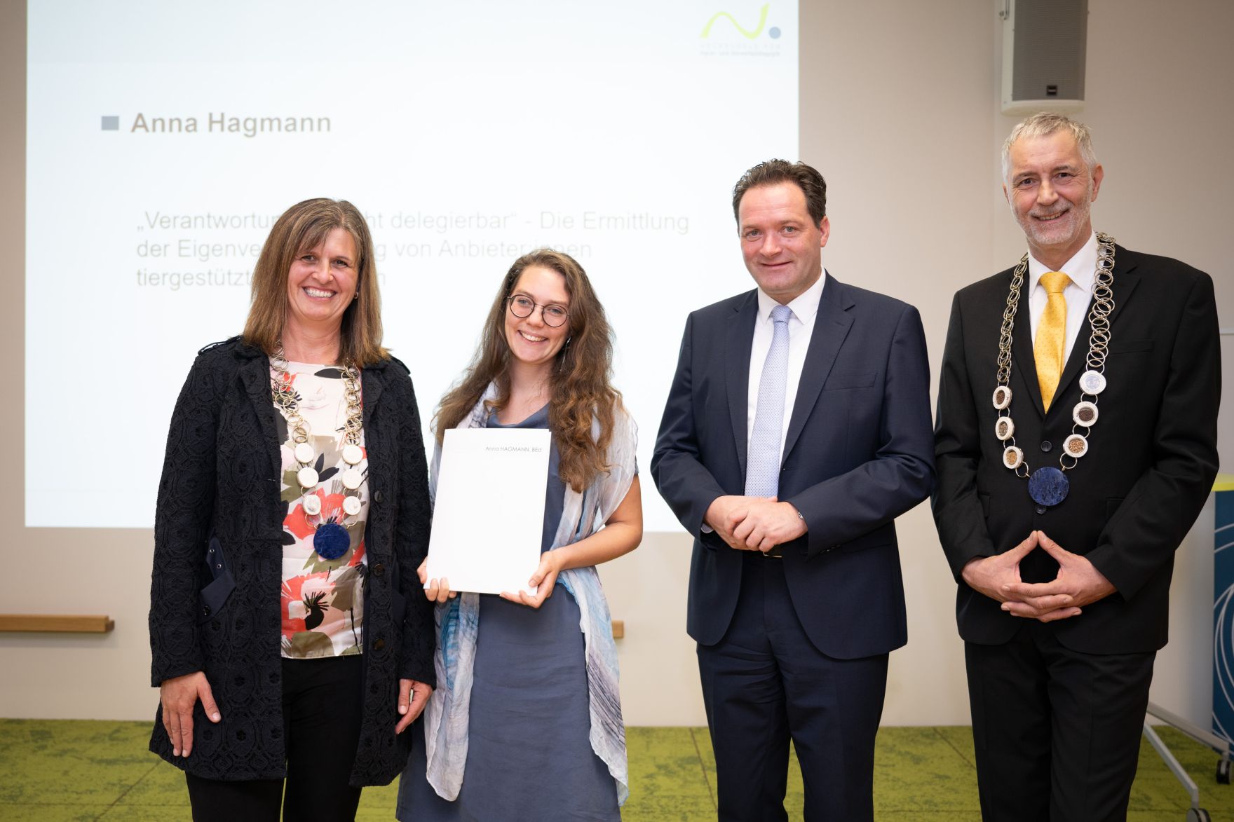 Herr Bundesminister Norbert Totschnig besuchte die Sponsionsfeier an der Hochschule f&uuml;r Agrar- und Umweltp&auml;dagogik.