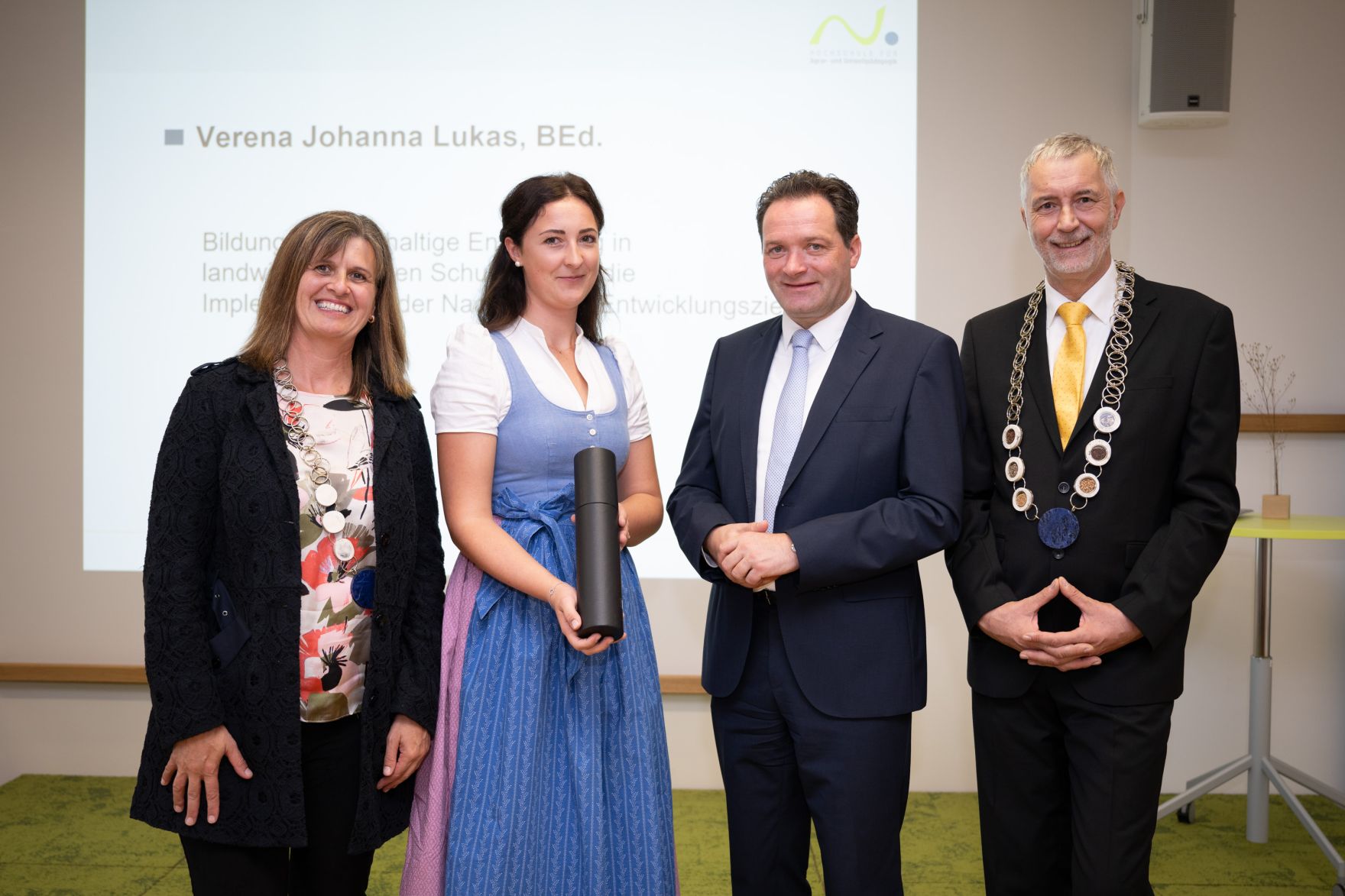 Herr Bundesminister Norbert Totschnig besuchte die Sponsionsfeier an der Hochschule f&uuml;r Agrar- und Umweltp&auml;dagogik.