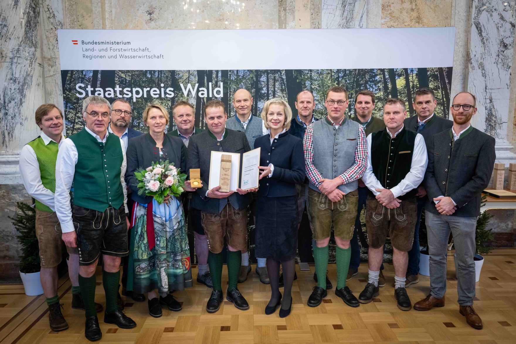 DSC_8129.jpg Mit dem „Staatspreis Wald“ werden in sechs Kategorien Projekte ausgezeichnet, die Großes leisten. Es geht um die Balance zwischen Natur und Wirtschaft sowie die Weitsicht für kommende Generationen.