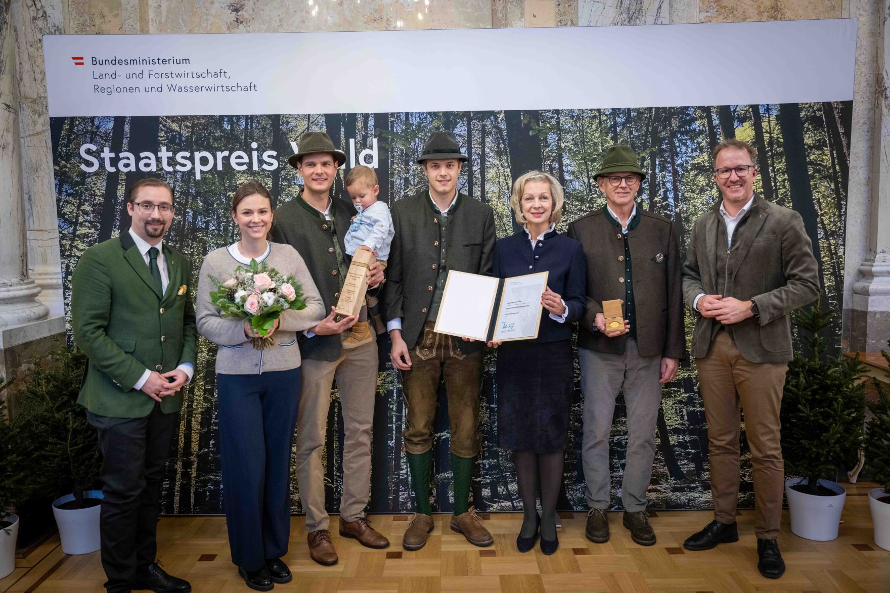 DSC_8270.jpg Mit dem „Staatspreis Wald“ werden in sechs Kategorien Projekte ausgezeichnet, die Großes leisten. Es geht um die Balance zwischen Natur und Wirtschaft sowie die Weitsicht für kommende Generationen.