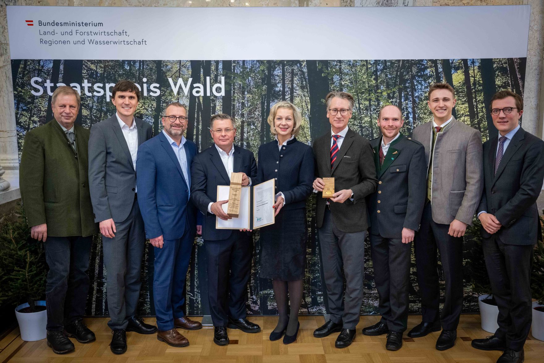 DSC_8447.jpg Mit dem „Staatspreis Wald“ werden in sechs Kategorien Projekte ausgezeichnet, die Großes leisten. Es geht um die Balance zwischen Natur und Wirtschaft sowie die Weitsicht für kommende Generationen.