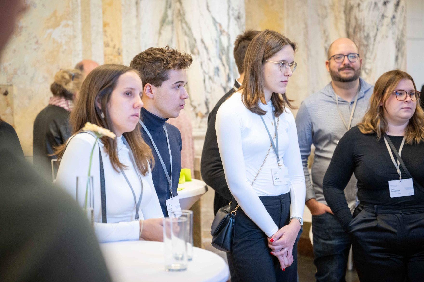 DSC_3187.jpg Anlässlich des „Tags der Demokratie“ lud Bundesminister Norbert Totschnig Schülerinnen und Schüler zur Diskussion über die Grundlagen unseres Zusammenlebens in das BML.
