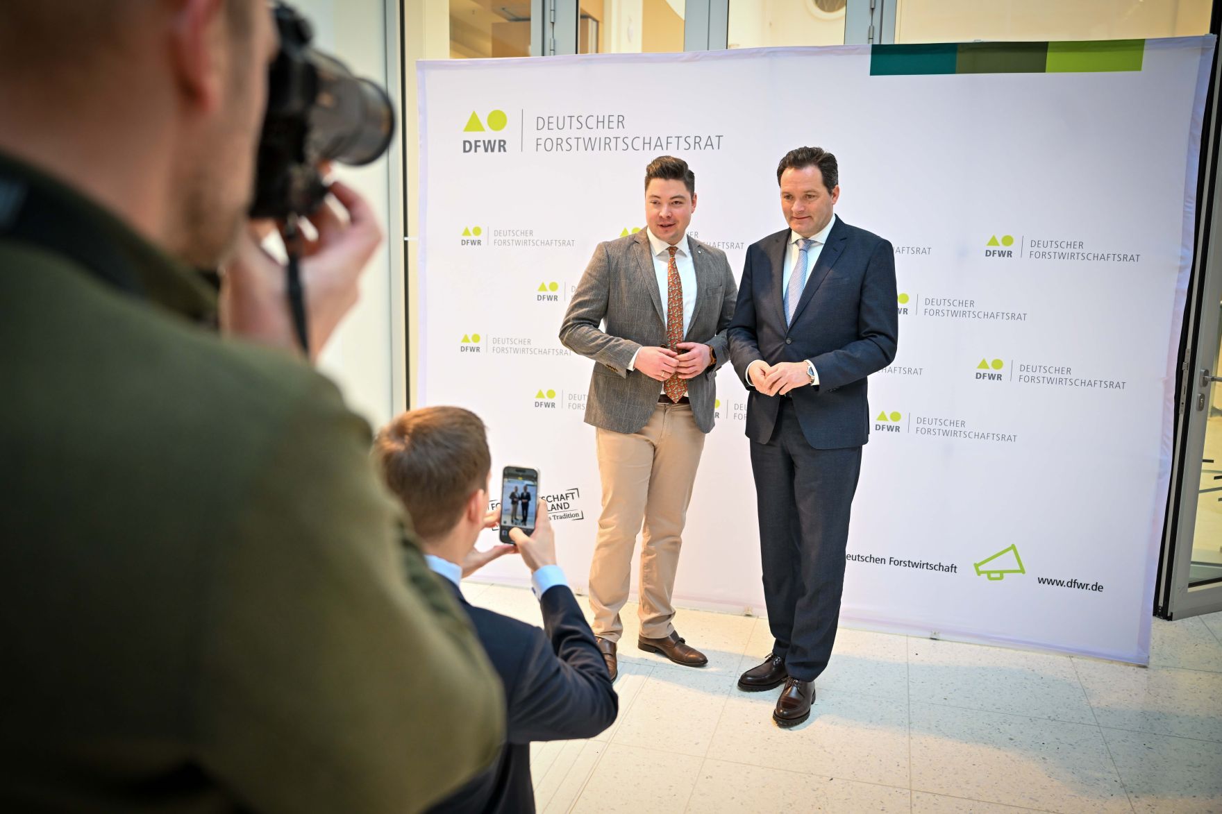 RHP_5426.jpg Herr Bundesminister Norbert Totschnig besuchte das EU-Symposium des deutschen Forstwirtschaftsrates in Berlin und hielt eine Rede vor dem Publikum.