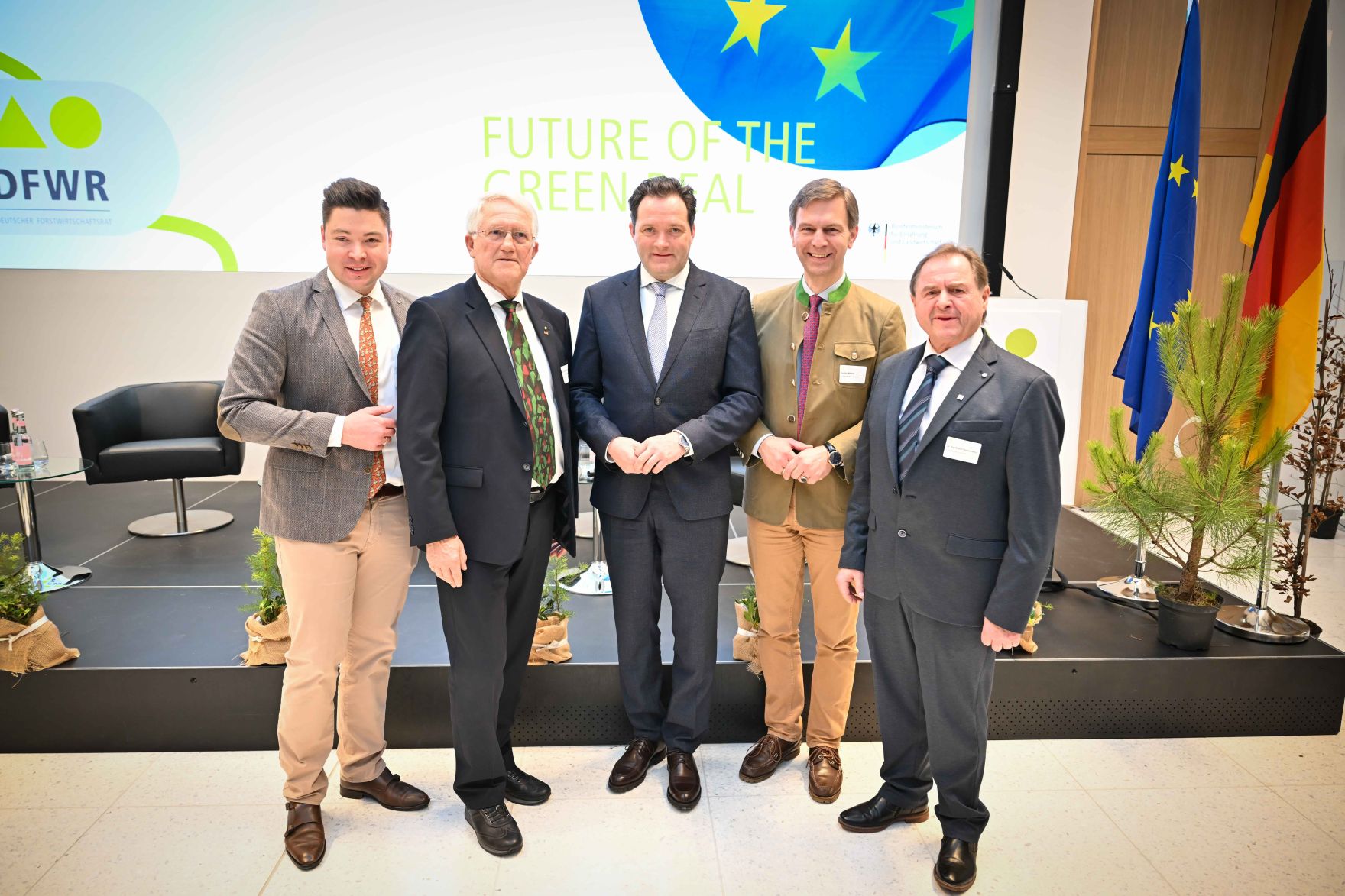 RHP_5458.jpg Herr Bundesminister Norbert Totschnig besuchte das EU-Symposium des deutschen Forstwirtschaftsrates in Berlin und hielt eine Rede vor dem Publikum.