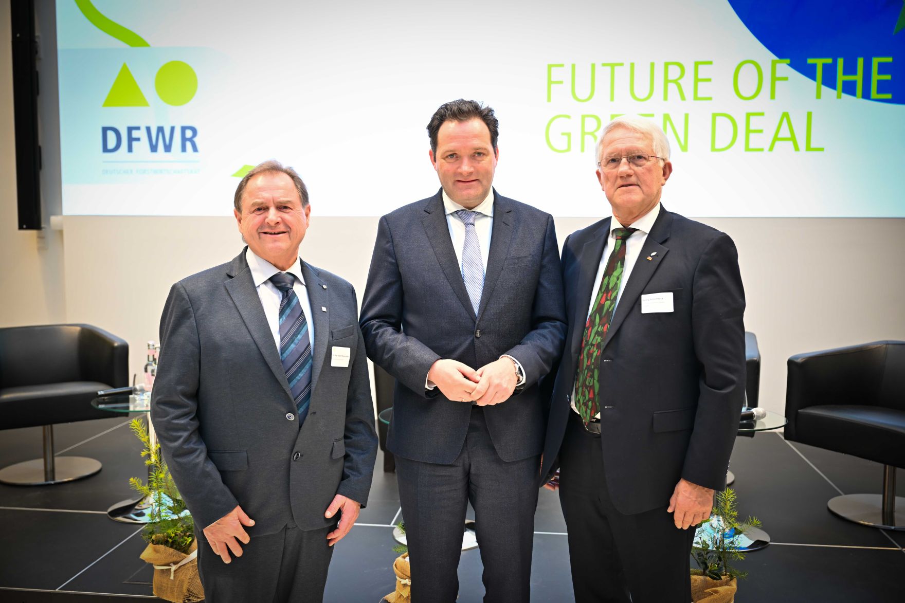 RHP_5471.jpg Herr Bundesminister Norbert Totschnig besuchte das EU-Symposium des deutschen Forstwirtschaftsrates in Berlin und hielt eine Rede vor dem Publikum.
