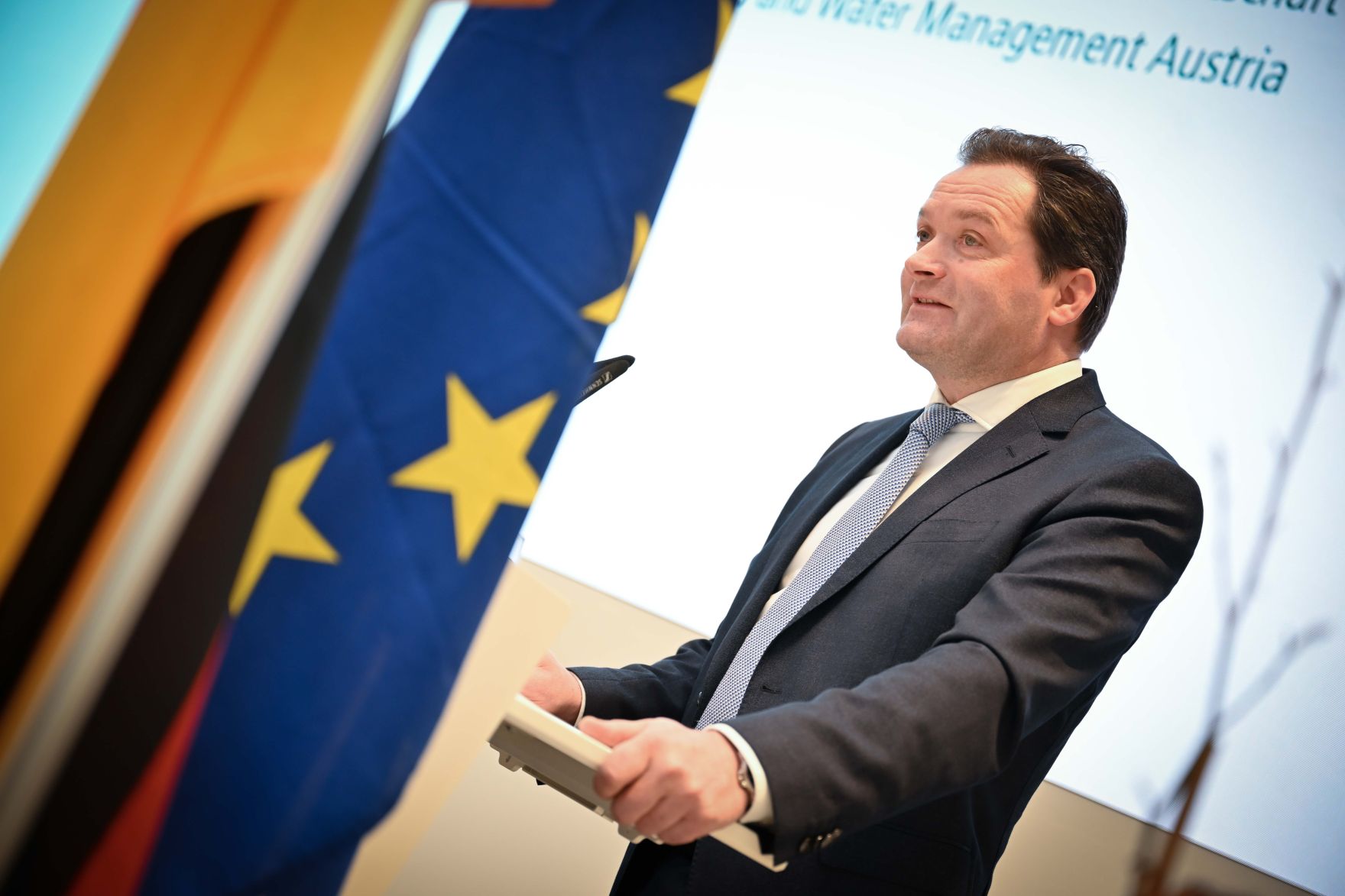 Herr Bundesminister Norbert Totschnig besuchte das EU-Symposium des deutschen Forstwirtschaftsrates in Berlin und hielt eine Rede vor dem Publikum.