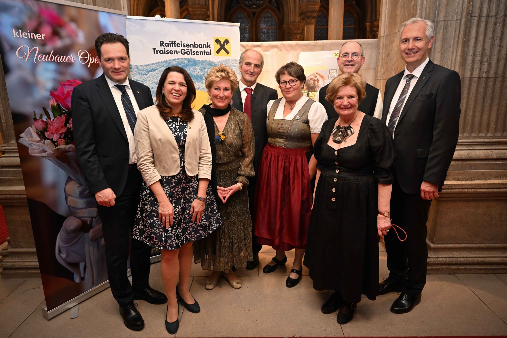 RHP_5663.jpg Am 8. Februar fand der 59. Kleiner Neubauer Opernball im Festsaal des Wiener Rathauses statt. Herr Bundesminister Norbert Totschnig besuchte diesen und hielt eine Eröffnungsrede.