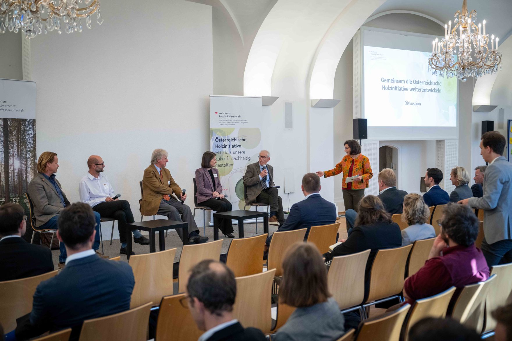 Der woodCircle &bdquo;Gemeinsam die Zukunft der &Ouml;sterreichischen Holzinitiative gestalten und Erfolge feiern&ldquo; fand am 21. Oktober 2024 im Schloss Sch&ouml;nbrunn statt.