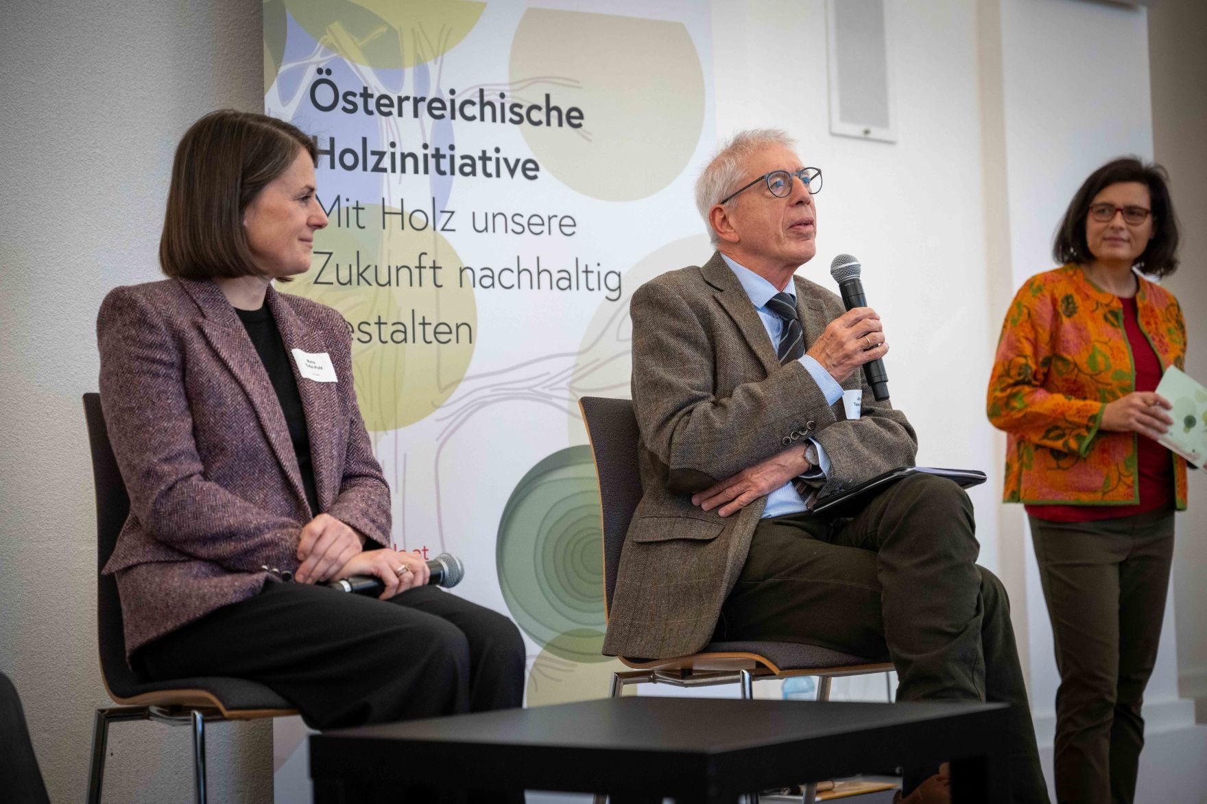 Der woodCircle &bdquo;Gemeinsam die Zukunft der &Ouml;sterreichischen Holzinitiative gestalten und Erfolge feiern&ldquo; fand am 21. Oktober 2024 im Schloss Sch&ouml;nbrunn statt.