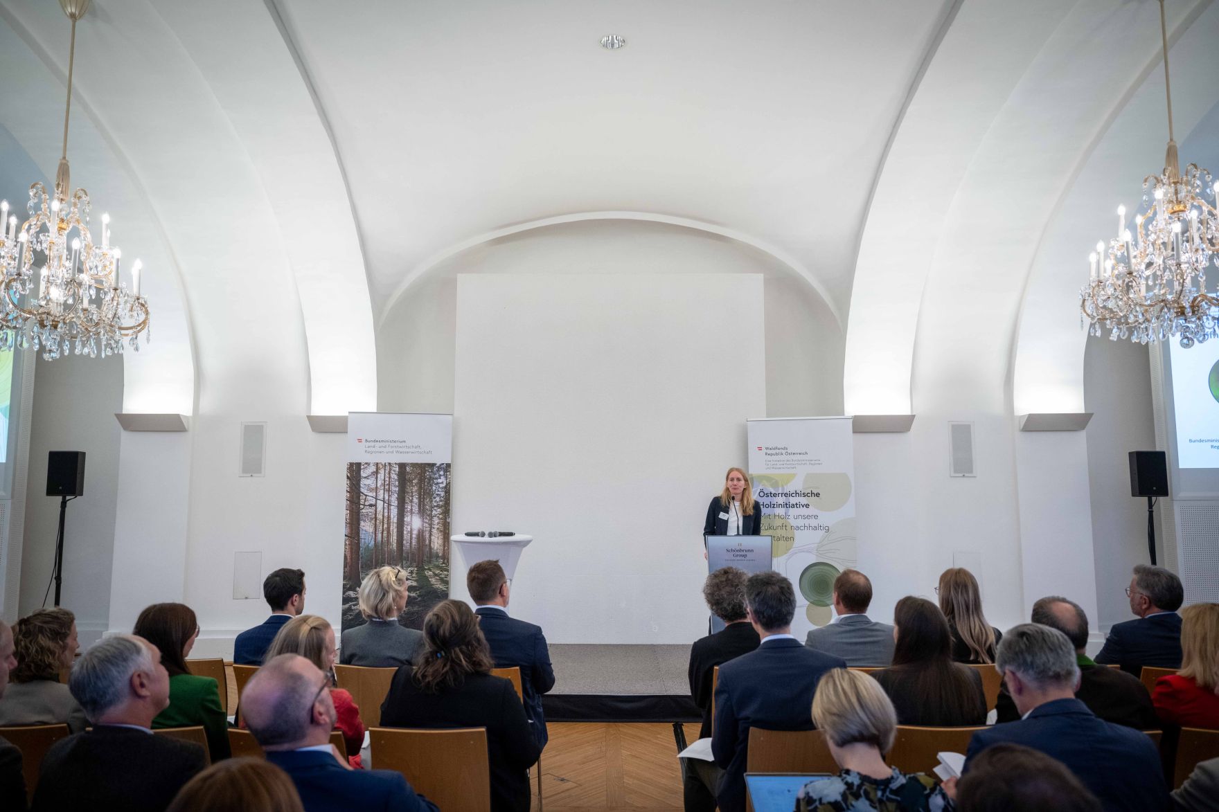 DSC_8128.jpg Der woodCircle „Gemeinsam die Zukunft der Österreichischen Holzinitiative gestalten und Erfolge feiern“ fand am 21. Oktober 2024 im Schloss Schönbrunn statt.