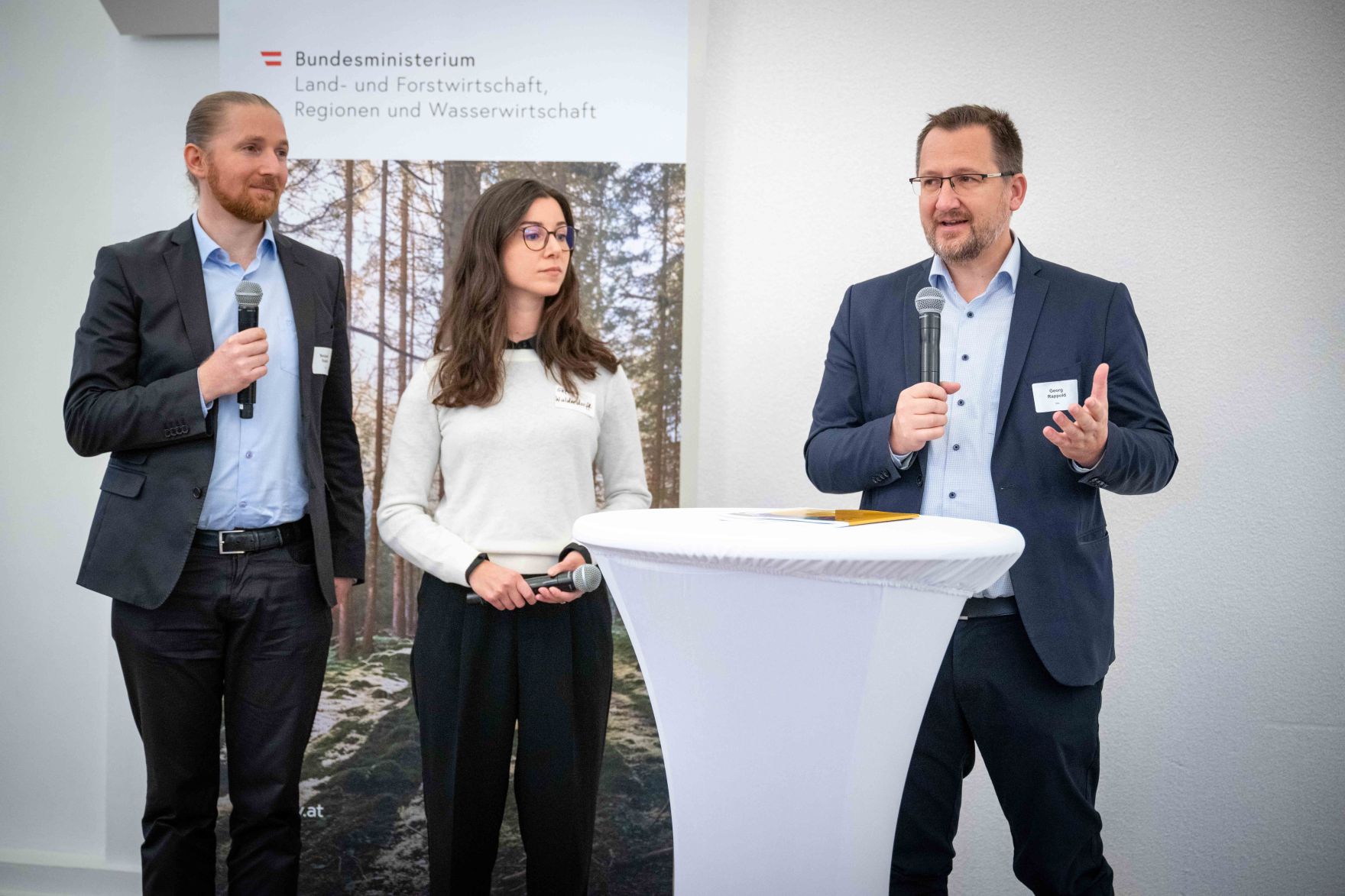 Der woodCircle &bdquo;Gemeinsam die Zukunft der &Ouml;sterreichischen Holzinitiative gestalten und Erfolge feiern&ldquo; fand am 21. Oktober 2024 im Schloss Sch&ouml;nbrunn statt.