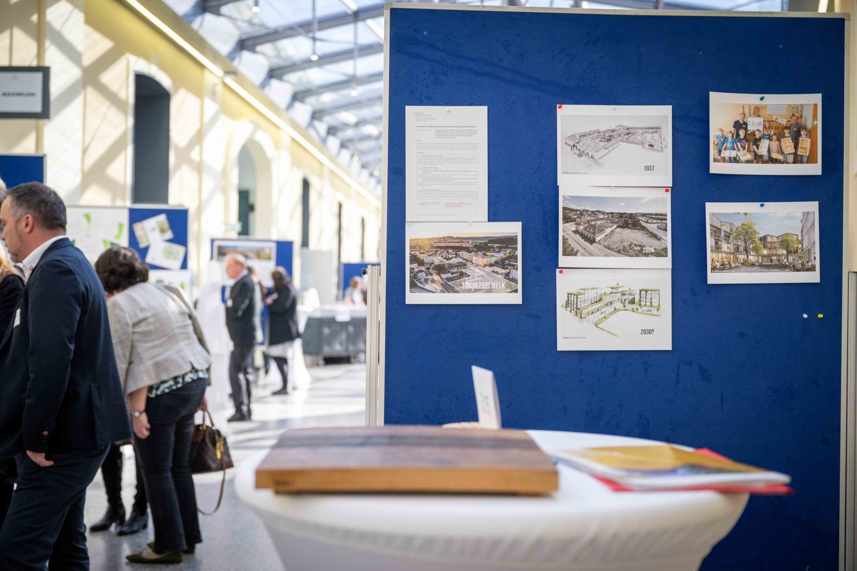Der woodCircle &bdquo;Gemeinsam die Zukunft der &Ouml;sterreichischen Holzinitiative gestalten und Erfolge feiern&ldquo; fand am 21. Oktober 2024 im Schloss Sch&ouml;nbrunn statt.