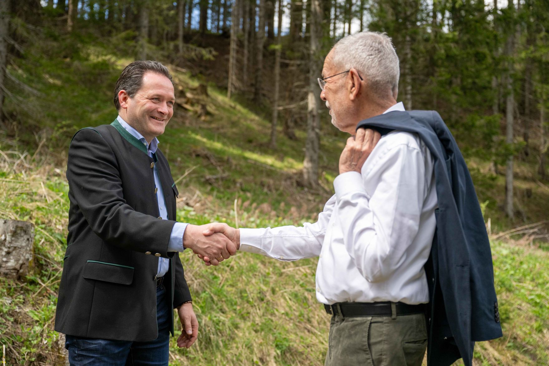 DSC_4376.jpg Zur Feier der 100 Jahre Österreichische Bundesforste besuchte Herr Bundesminister Norbert Totschnig gemeinsam mit Bundespräsident Dr. Alexander Van der Bellen die Bundesforste und Mürzsteg um Bäume zu pflanzen.