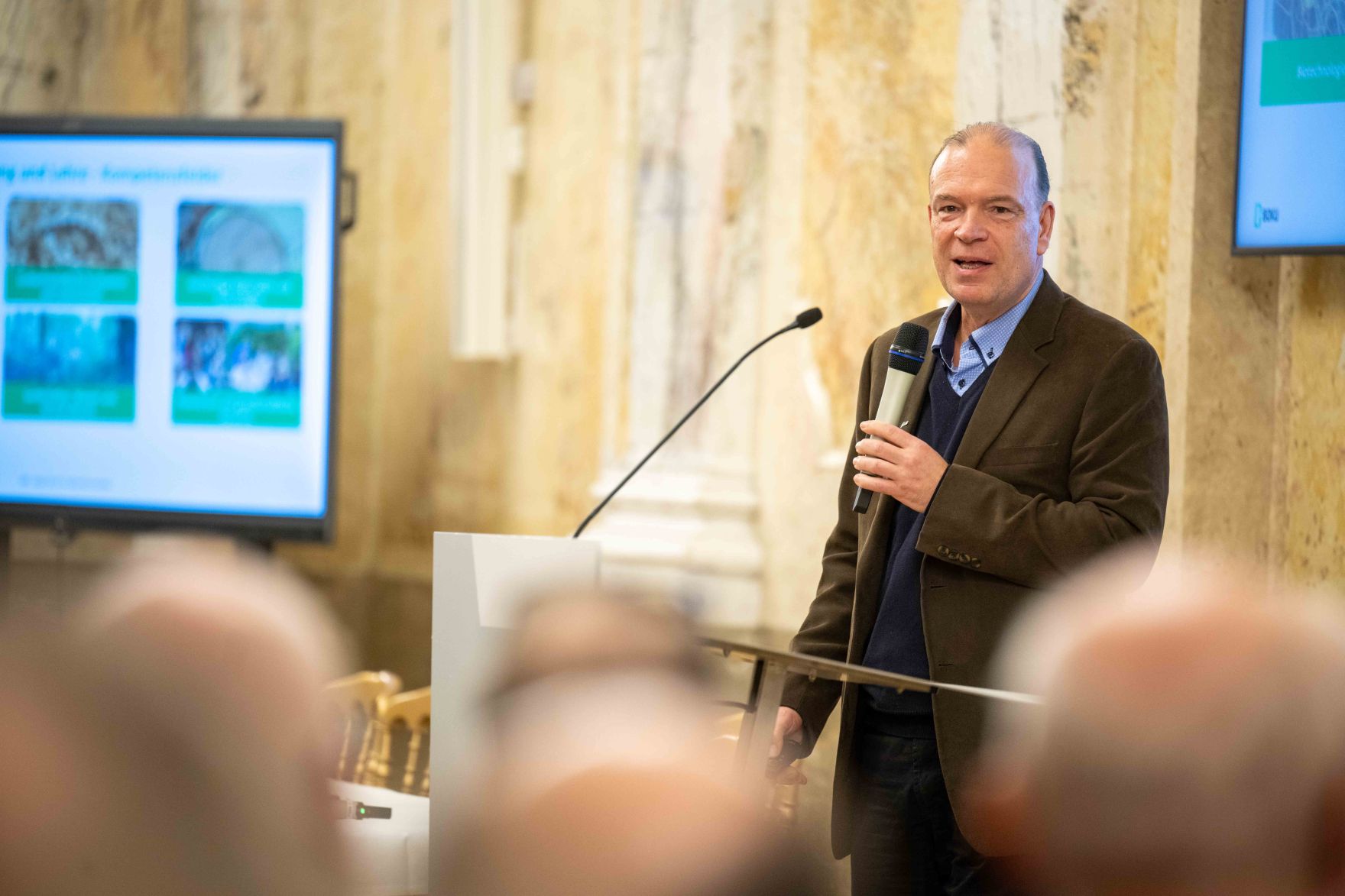 Herr Bundesminister Norbert Totschnig war Gast beim Jahrestreffen 2025 und der Vollversammlung der BOKU-Agrarabsolventen.