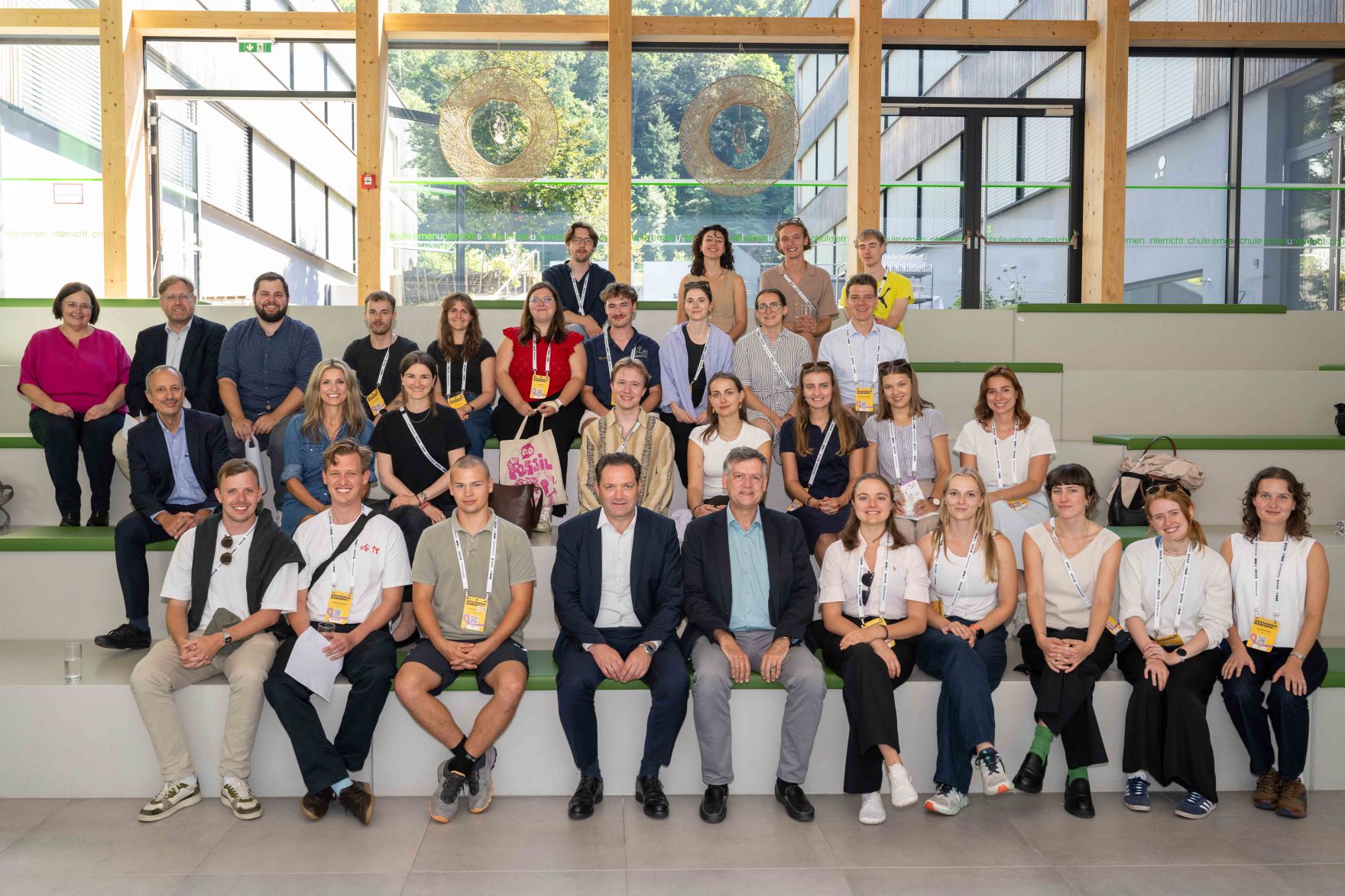 DSC_6339.jpg Im Zuge des Europäischem Forum Alpbach gab es eine Session in Rotholz gemeinsam mit Herrn Bundesminister Norbert Totschnig. Bei einem Stationenbetrieb wurde den Teilnehmerinnen und Teilnehmer die Wichtigkeit von Regionalität gezeigt.