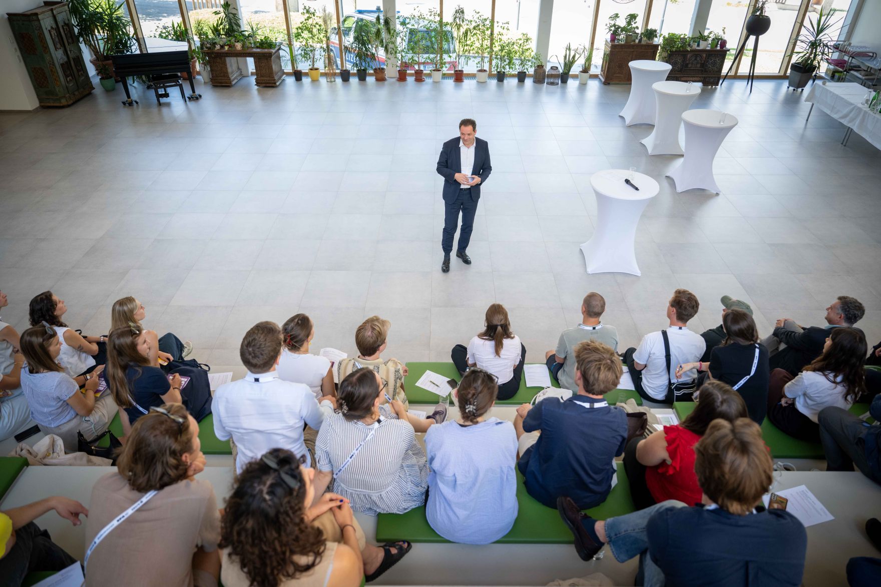 Im Zuge des Europ&auml;ischem Forum Alpbach gab es eine Session in Rotholz gemeinsam mit Herrn Bundesminister Norbert Totschnig. Bei einem Stationenbetrieb wurde den Teilnehmerinnen und Teilnehmer die Wichtigkeit von Regionalit&auml;t gezeigt.