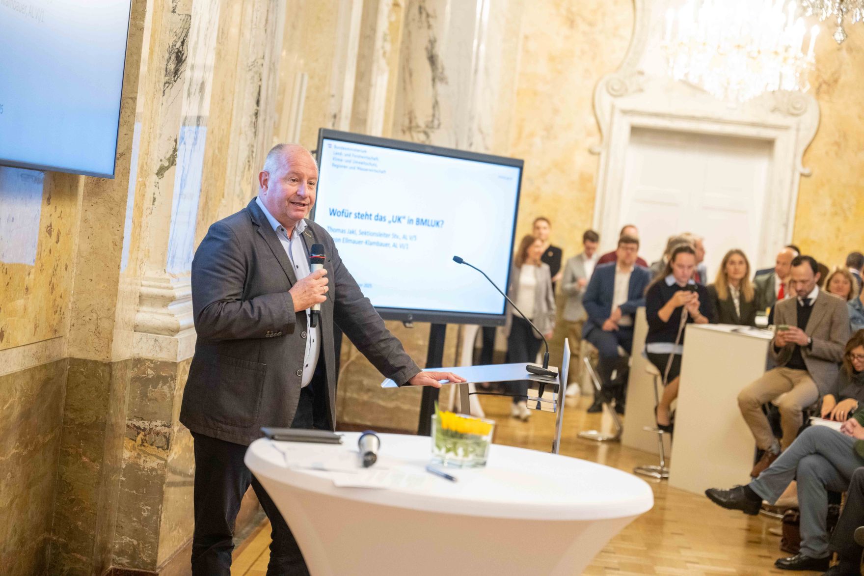 Die Abteilung EU Koordination und internationale Angelegenheiten (EUKIA) hat zur j&auml;hrlichen Attach&eacute;skonferenz im Marmorsaal des Regierungsgeb&auml;udes eingeladen. Herr Bundesminister Norbert Totschnig besuchte diese Veranstaltung.
