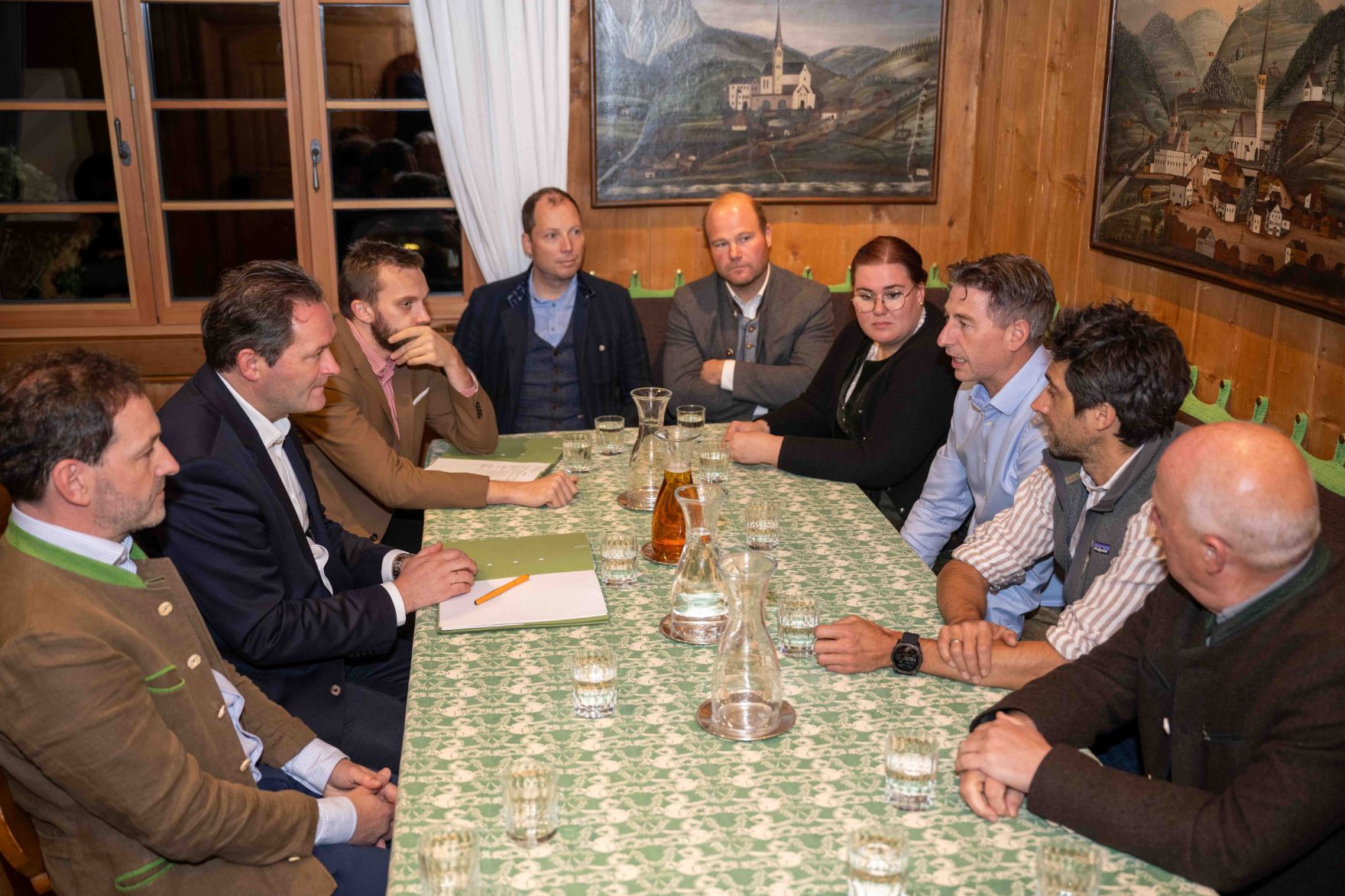 Herr Bundesminister Norbert Totschnig tauschte sich mit der Energiegemeinschaft Gro&szlig;arltal aus. Das Gro&szlig;arltal befindet sich im Salzburger Pongau.