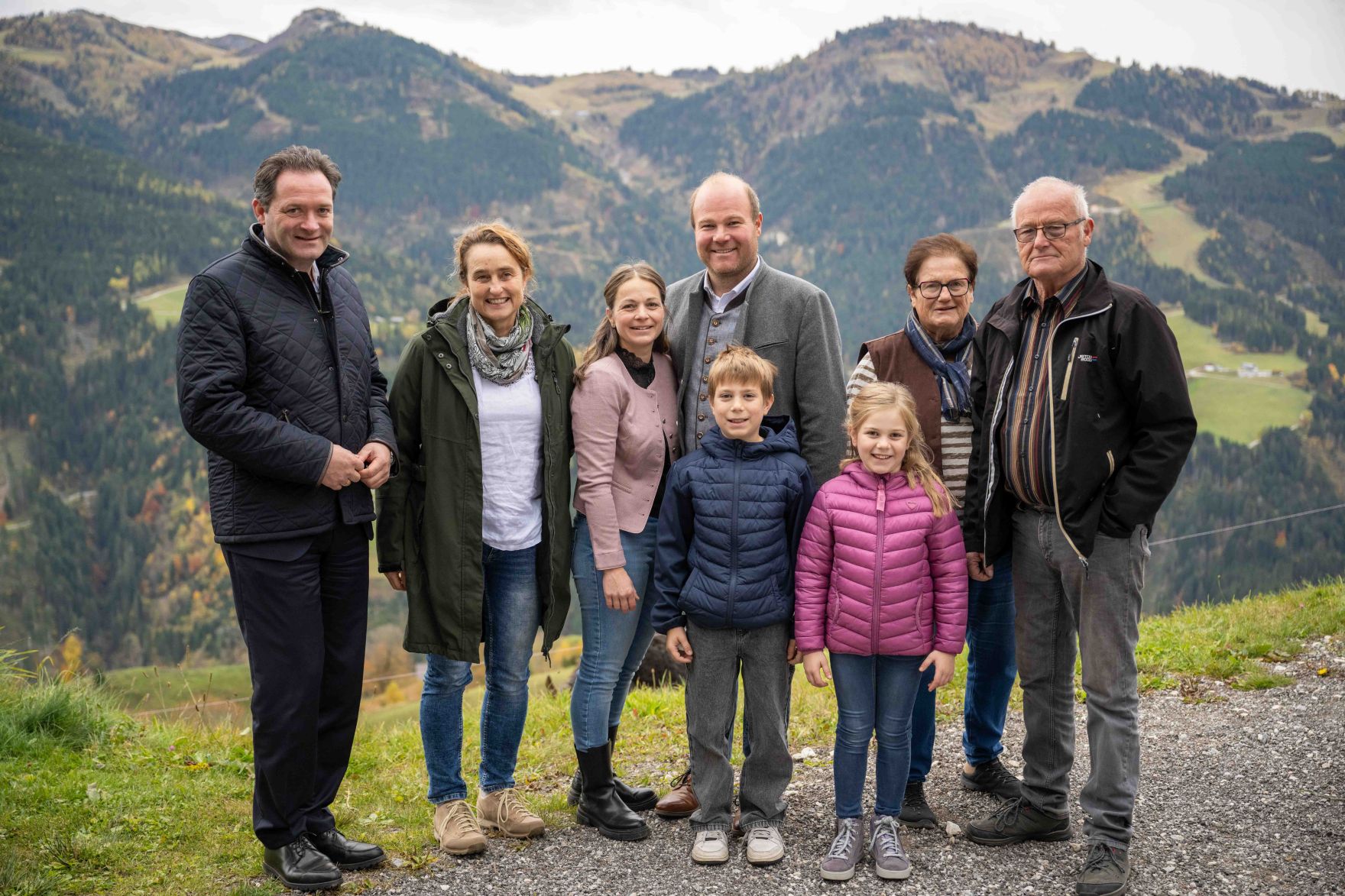 Bundesminister Norbert Totschnig besichtigte den Bergbauernhof der Familie H&ouml;ller in St. Johann/Wagrain, Salzburg