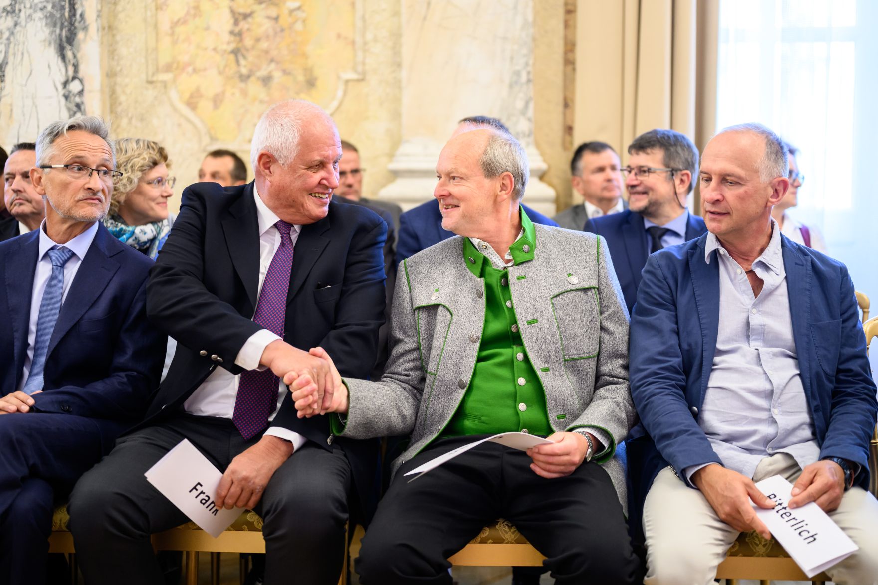 Im Marmorsaal im Regierungsgeb&auml;ude am Stubenring wurden Ehrenzeichen verliehen.