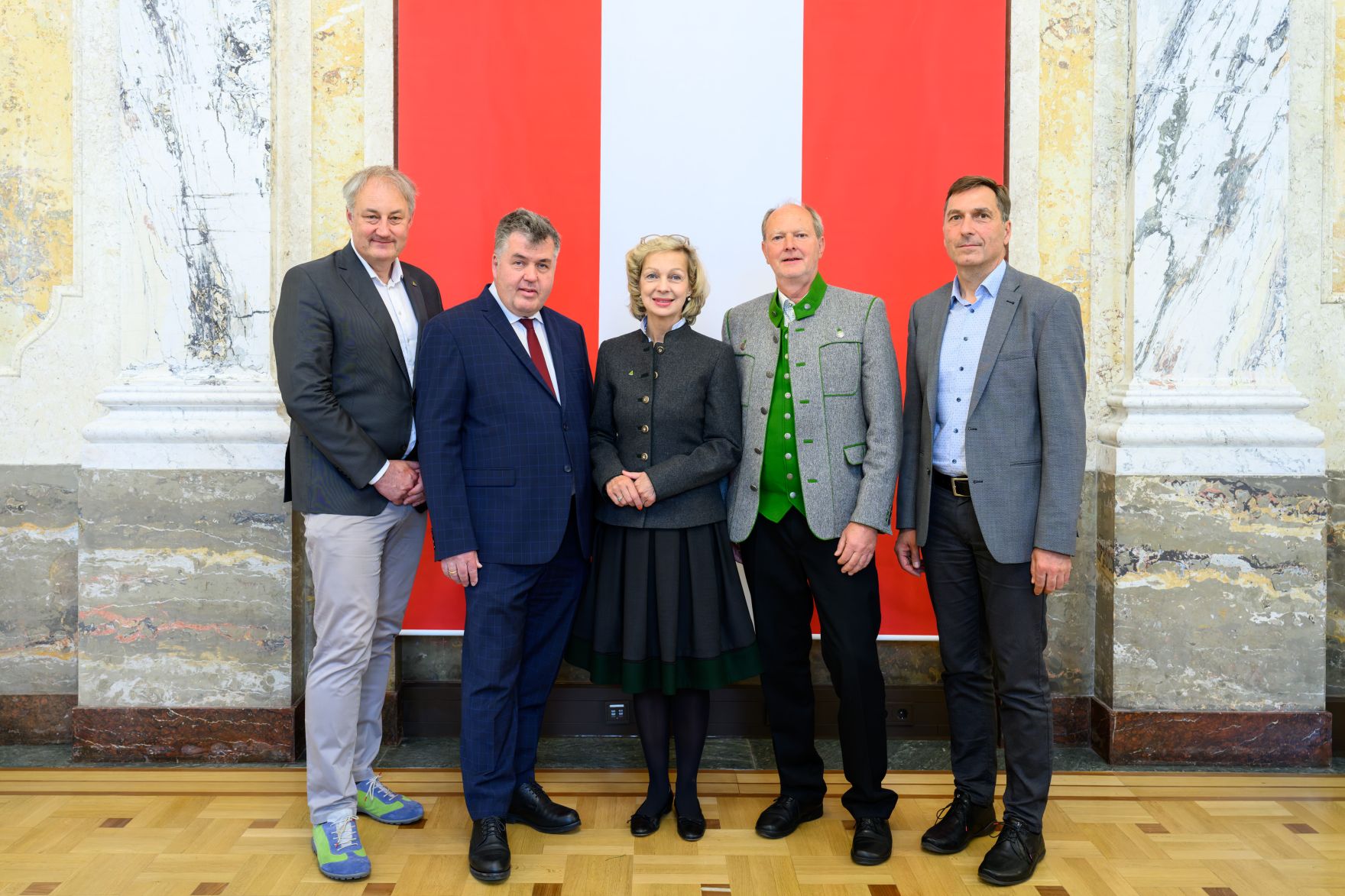 Im Marmorsaal im Regierungsgeb&auml;ude am Stubenring wurden Ehrenzeichen verliehen.