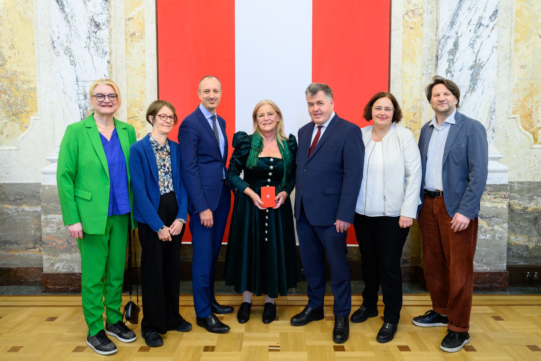 Im Marmorsaal im Regierungsgeb&auml;ude am Stubenring wurden Ehrenzeichen verliehen.
