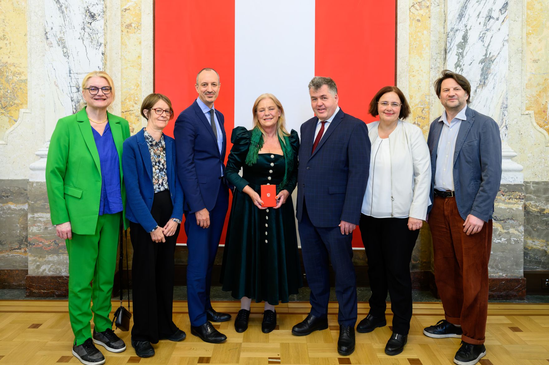 Im Marmorsaal im Regierungsgeb&auml;ude am Stubenring wurden Ehrenzeichen verliehen.