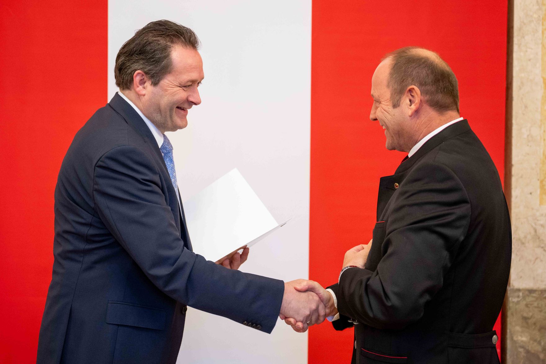 Herr Bundesminister Norbert Totschnig verlieh am 30. Oktober 2025 im Auftrage von Herrn Bundespr&auml;sidenten Alexander Van der Bellen Ehrenzeichen und Berufstitel an verdiente Pers&ouml;nlichkeiten seines Ressorts. Die Verleihung fand im Marmorsaal des Regierungsgeb&auml;udes am Stubenring 1 in Wien statt.