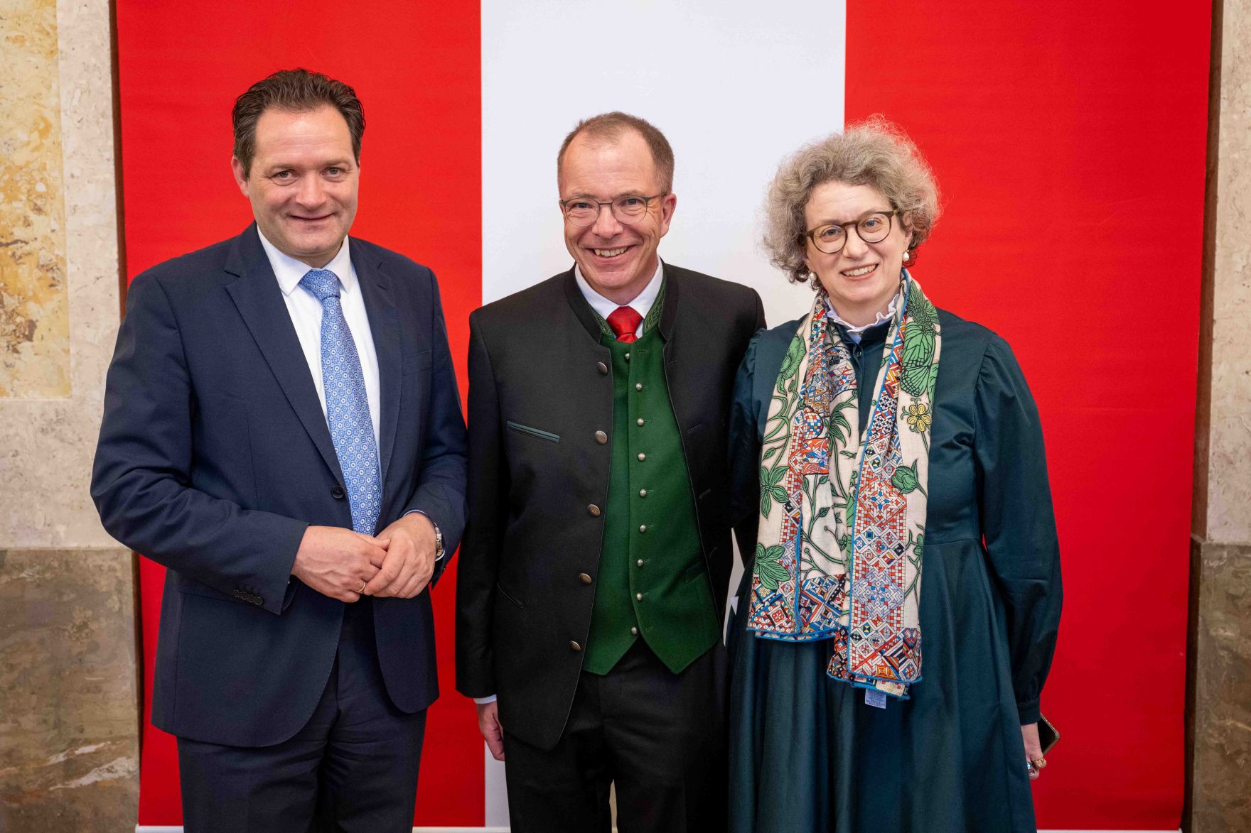 Herr Bundesminister Norbert Totschnig verlieh am 30. Oktober 2025 im Auftrage von Herrn Bundespr&auml;sidenten Alexander Van der Bellen Ehrenzeichen und Berufstitel an verdiente Pers&ouml;nlichkeiten seines Ressorts. Die Verleihung fand im Marmorsaal des Regierungsgeb&auml;udes am Stubenring 1 in Wien statt.