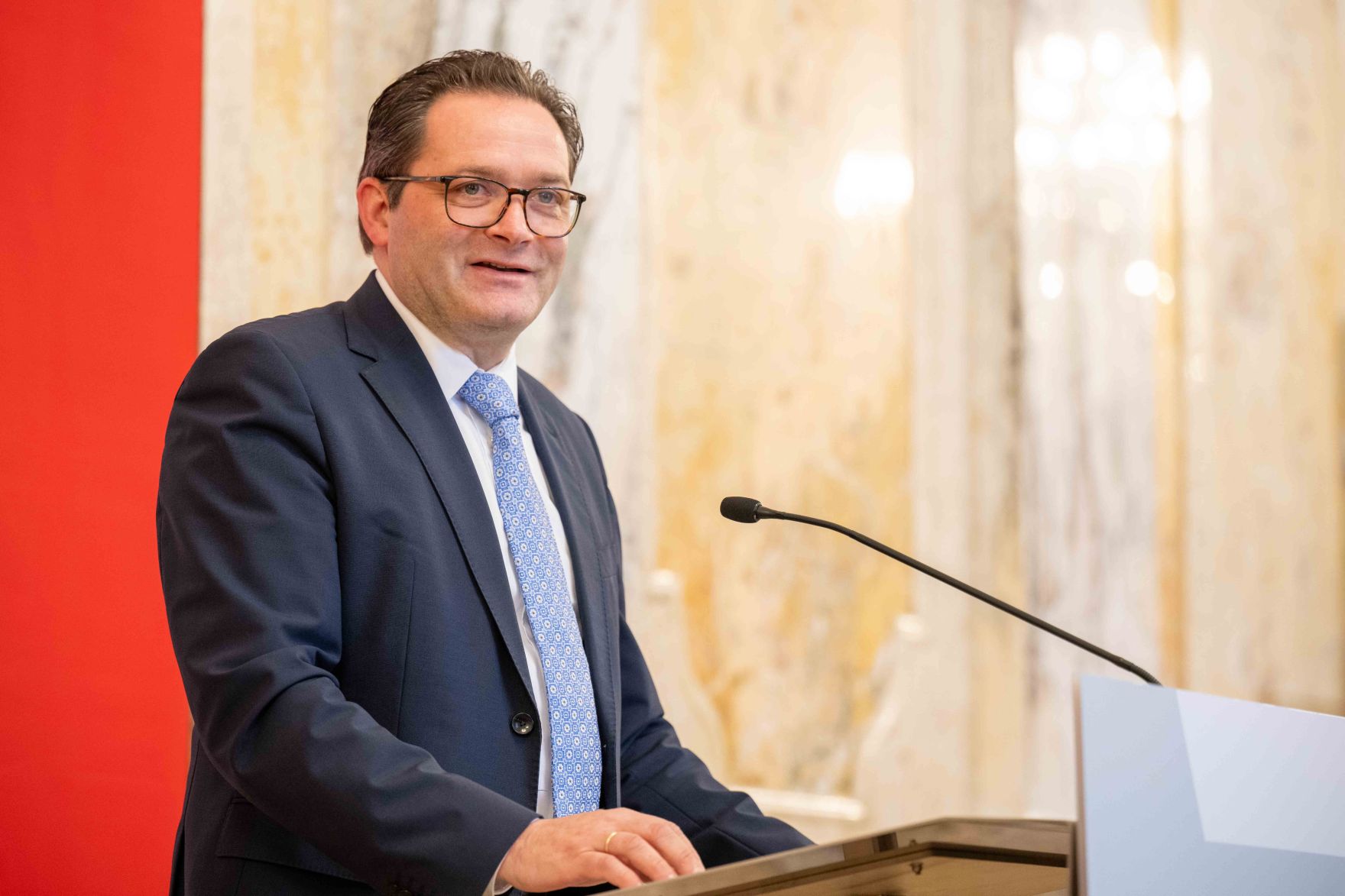 Herr Bundesminister Norbert Totschnig verlieh am 30. Oktober 2025 im Auftrage von Herrn Bundespr&auml;sidenten Alexander Van der Bellen Ehrenzeichen und Berufstitel an verdiente Pers&ouml;nlichkeiten seines Ressorts. Die Verleihung fand im Marmorsaal des Regierungsgeb&auml;udes am Stubenring 1 in Wien statt.