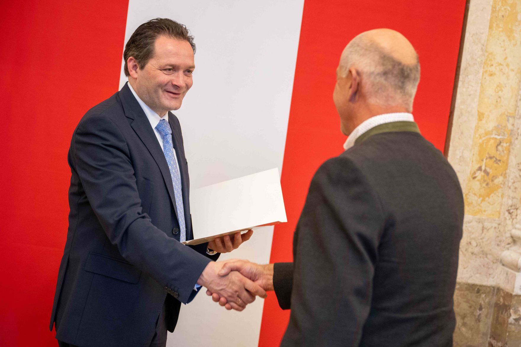 Herr Bundesminister Norbert Totschnig verlieh am 30. Oktober 2025 im Auftrage von Herrn Bundespr&auml;sidenten Alexander Van der Bellen Ehrenzeichen und Berufstitel an verdiente Pers&ouml;nlichkeiten seines Ressorts. Die Verleihung fand im Marmorsaal des Regierungsgeb&auml;udes am Stubenring 1 in Wien statt.