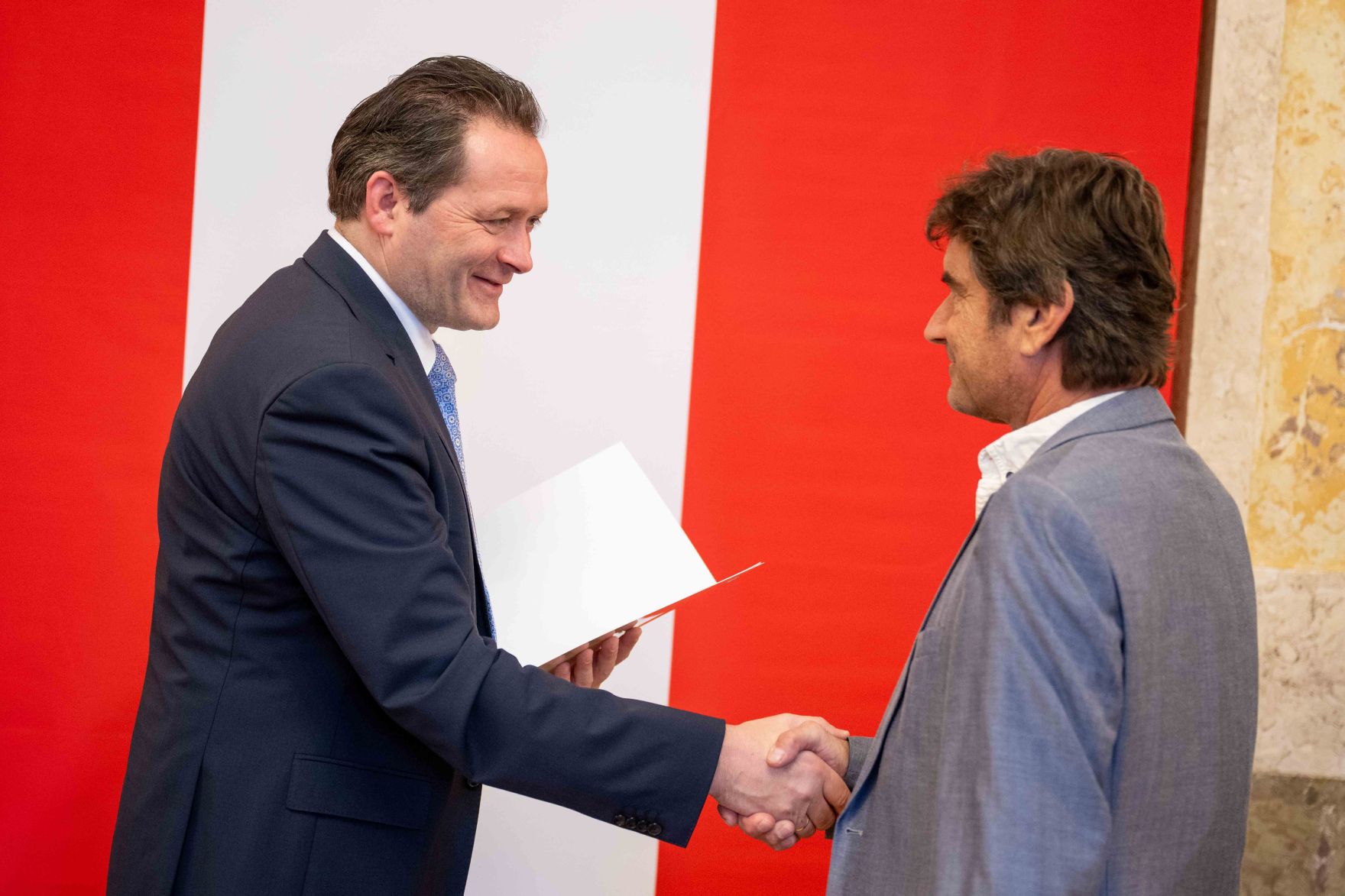 Herr Bundesminister Norbert Totschnig verlieh am 30. Oktober 2025 im Auftrage von Herrn Bundespr&auml;sidenten Alexander Van der Bellen Ehrenzeichen und Berufstitel an verdiente Pers&ouml;nlichkeiten seines Ressorts. Die Verleihung fand im Marmorsaal des Regierungsgeb&auml;udes am Stubenring 1 in Wien statt.