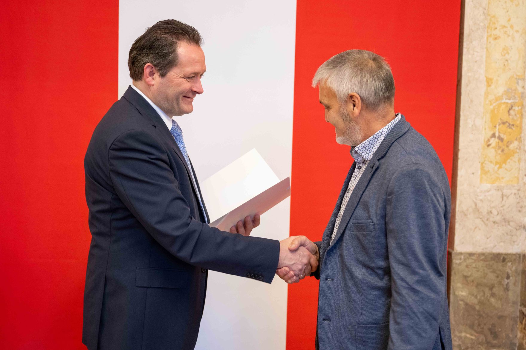 Herr Bundesminister Norbert Totschnig verlieh am 30. Oktober 2025 im Auftrage von Herrn Bundespr&auml;sidenten Alexander Van der Bellen Ehrenzeichen und Berufstitel an verdiente Pers&ouml;nlichkeiten seines Ressorts. Die Verleihung fand im Marmorsaal des Regierungsgeb&auml;udes am Stubenring 1 in Wien statt.