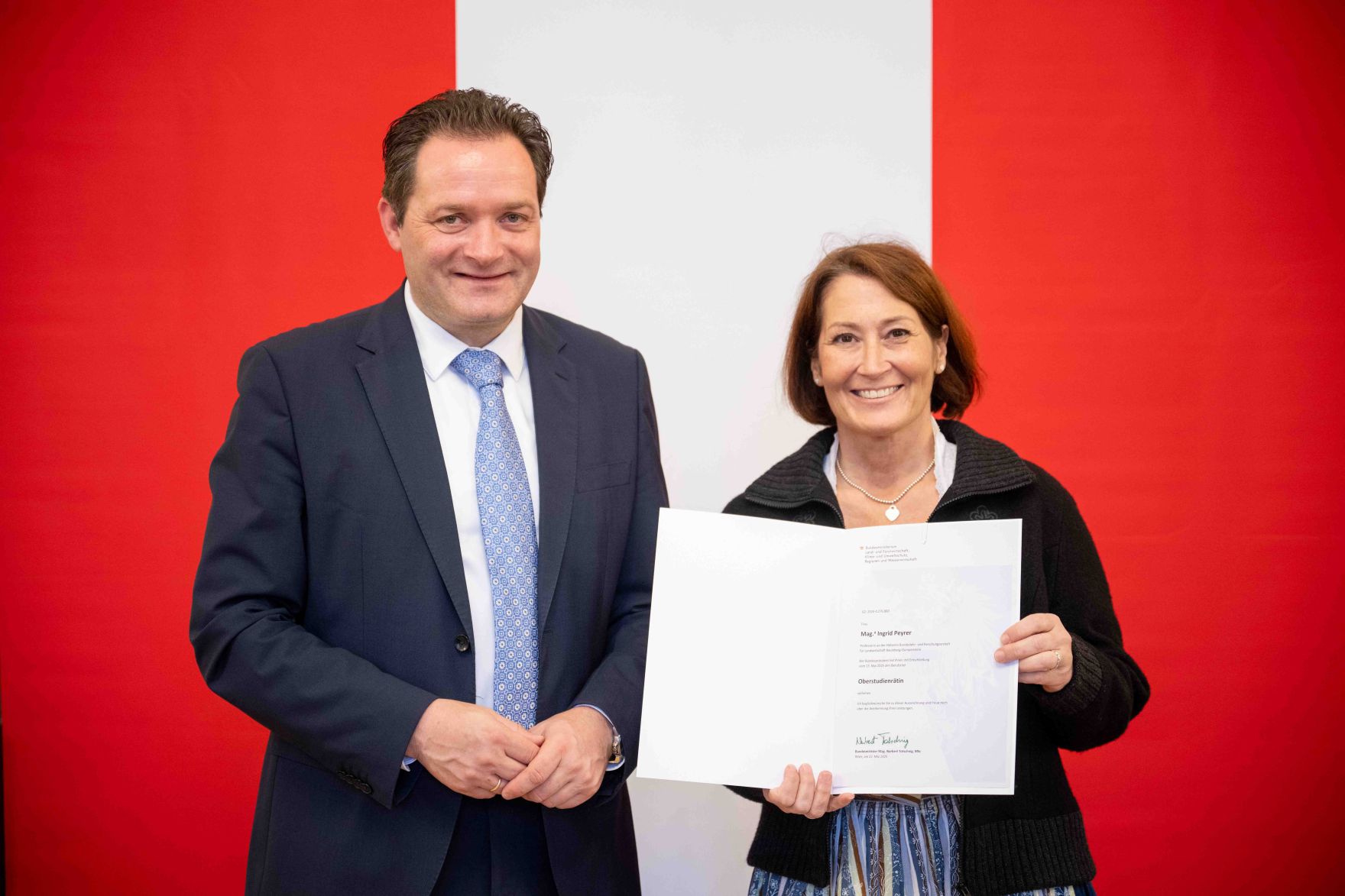 Herr Bundesminister Norbert Totschnig verlieh am 30. Oktober 2025 im Auftrage von Herrn Bundespr&auml;sidenten Alexander Van der Bellen Ehrenzeichen und Berufstitel an verdiente Pers&ouml;nlichkeiten seines Ressorts. Die Verleihung fand im Marmorsaal des Regierungsgeb&auml;udes am Stubenring 1 in Wien statt.