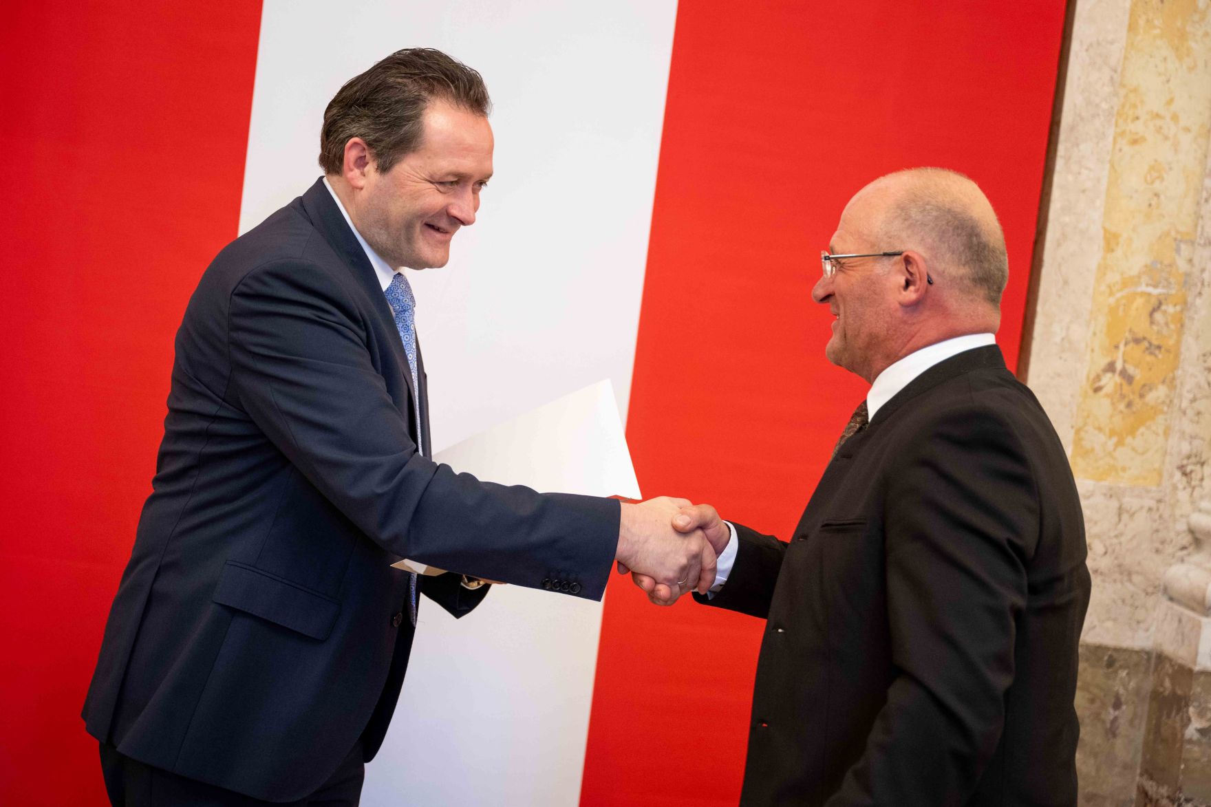 Herr Bundesminister Norbert Totschnig verlieh am 30. Oktober 2025 im Auftrage von Herrn Bundespr&auml;sidenten Alexander Van der Bellen Ehrenzeichen und Berufstitel an verdiente Pers&ouml;nlichkeiten seines Ressorts. Die Verleihung fand im Marmorsaal des Regierungsgeb&auml;udes am Stubenring 1 in Wien statt.