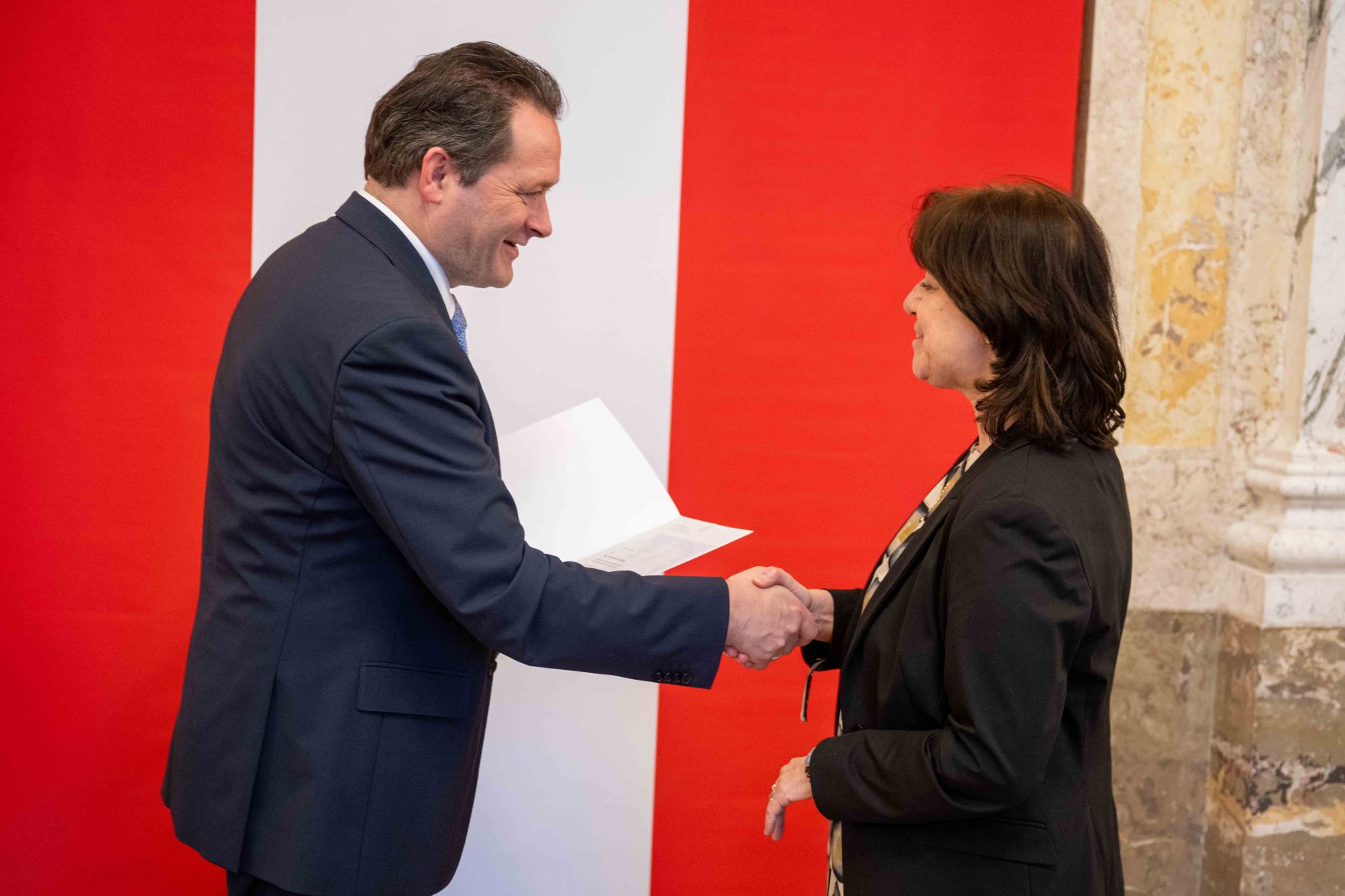 Herr Bundesminister Norbert Totschnig verlieh am 30. Oktober 2025 im Auftrage von Herrn Bundespr&auml;sidenten Alexander Van der Bellen Ehrenzeichen und Berufstitel an verdiente Pers&ouml;nlichkeiten seines Ressorts. Die Verleihung fand im Marmorsaal des Regierungsgeb&auml;udes am Stubenring 1 in Wien statt.