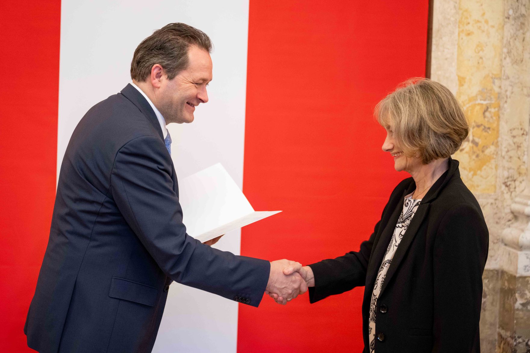 Herr Bundesminister Norbert Totschnig verlieh am 30. Oktober 2025 im Auftrage von Herrn Bundespr&auml;sidenten Alexander Van der Bellen Ehrenzeichen und Berufstitel an verdiente Pers&ouml;nlichkeiten seines Ressorts. Die Verleihung fand im Marmorsaal des Regierungsgeb&auml;udes am Stubenring 1 in Wien statt.