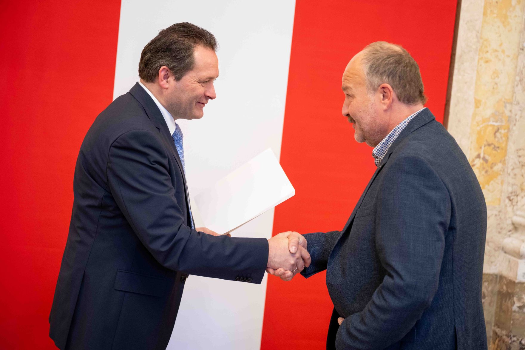 Herr Bundesminister Norbert Totschnig verlieh am 30. Oktober 2025 im Auftrage von Herrn Bundespr&auml;sidenten Alexander Van der Bellen Ehrenzeichen und Berufstitel an verdiente Pers&ouml;nlichkeiten seines Ressorts. Die Verleihung fand im Marmorsaal des Regierungsgeb&auml;udes am Stubenring 1 in Wien statt.