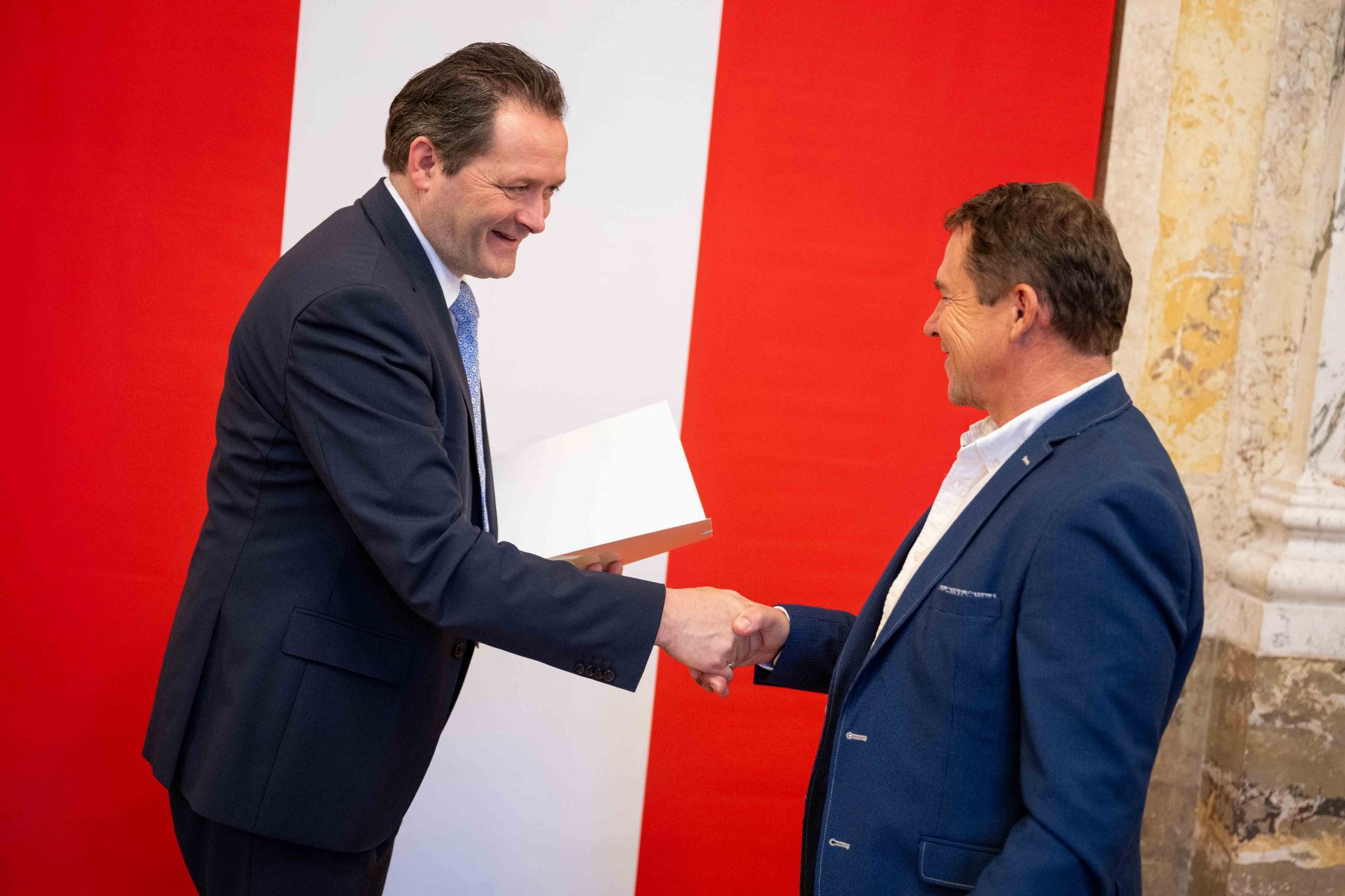 Herr Bundesminister Norbert Totschnig verlieh am 30. Oktober 2025 im Auftrage von Herrn Bundespr&auml;sidenten Alexander Van der Bellen Ehrenzeichen und Berufstitel an verdiente Pers&ouml;nlichkeiten seines Ressorts. Die Verleihung fand im Marmorsaal des Regierungsgeb&auml;udes am Stubenring 1 in Wien statt.