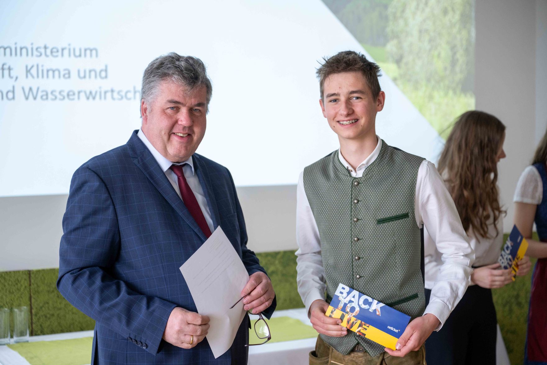 DSC_0978.jpg Als Vertretung des Herrn Bundesminister Norbert Totschnig besuchte Herr Generalsekretär Abentung die Veranstaltung EuropaschülerInnenTag an der HAUP in Wien