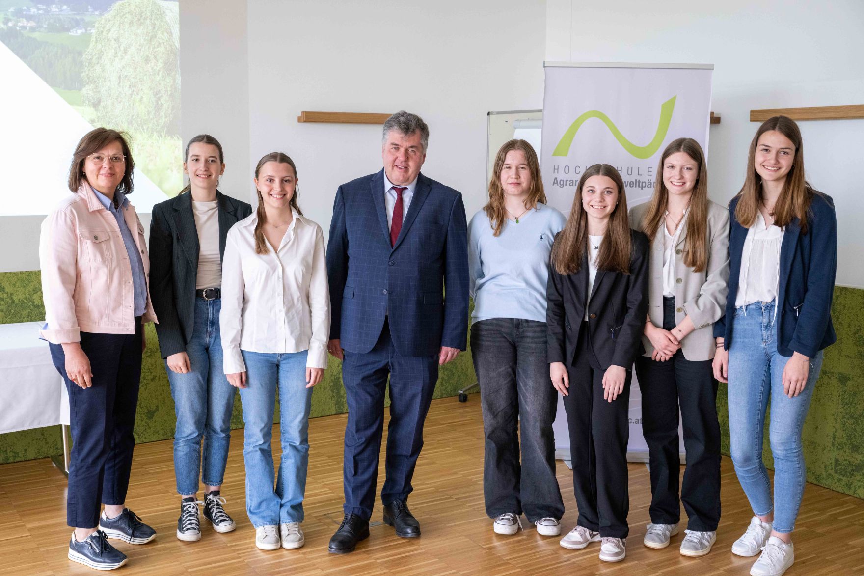 Als Vertretung des Herrn Bundesminister Norbert Totschnig besuchte Herr Generalsekret&auml;r Abentung die Veranstaltung Europasch&uuml;lerInnenTag an der HAUP in Wien