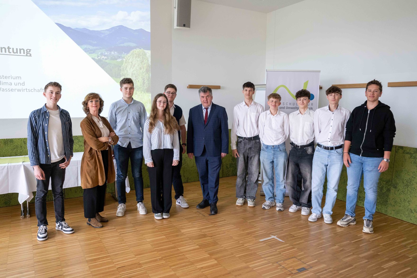 Als Vertretung des Herrn Bundesminister Norbert Totschnig besuchte Herr Generalsekret&auml;r Abentung die Veranstaltung Europasch&uuml;lerInnenTag an der HAUP in Wien