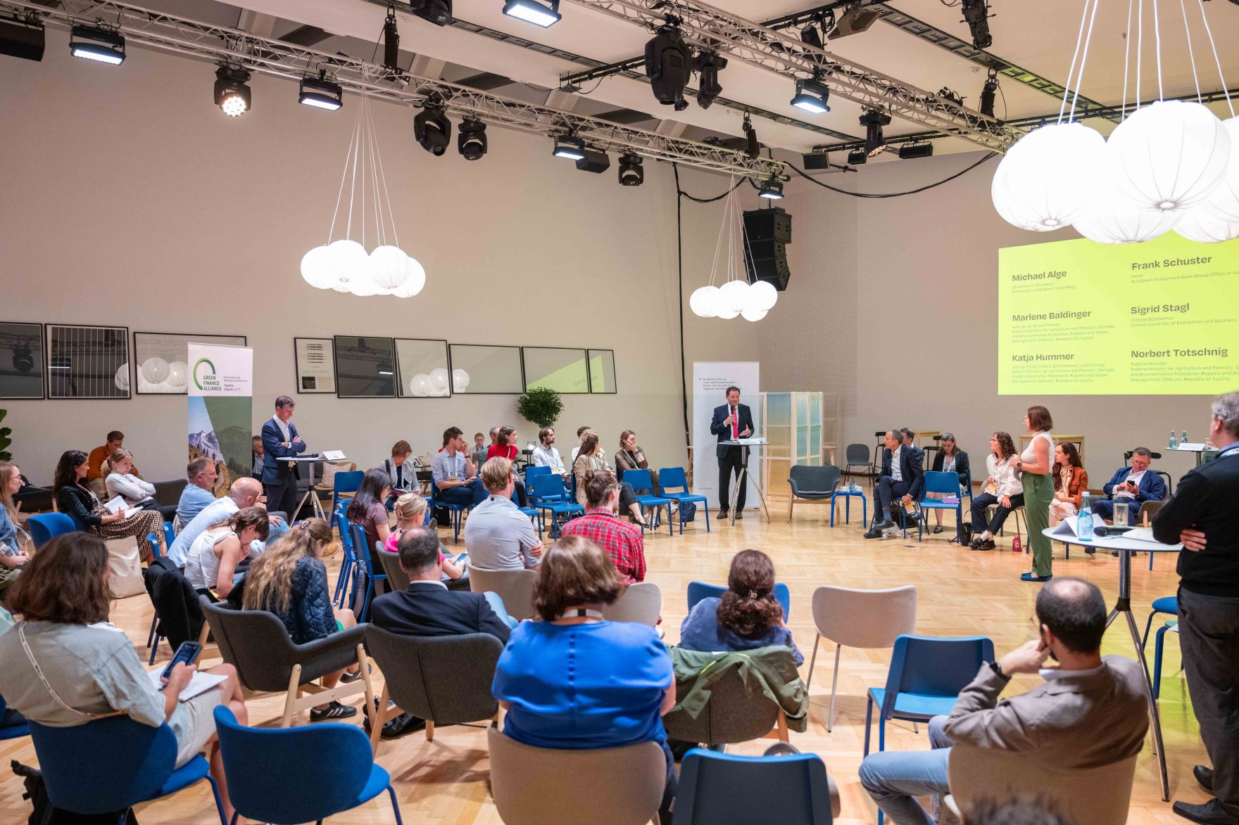Offizielle Session: &quot;Die Zukunft finanzieren: Investitionen in Biodiversit&auml;t und Klimawandelanpassung&quot; in Alpbach.