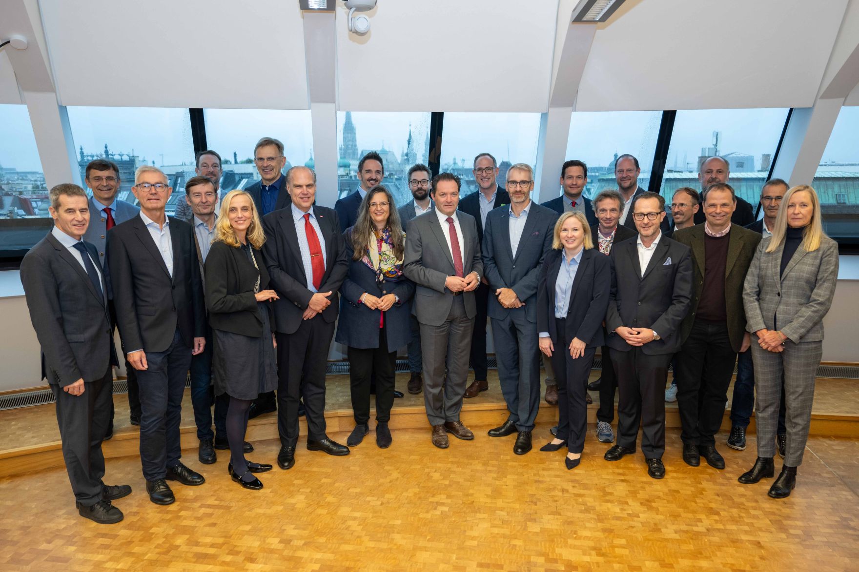 Herr Bundesminister Norbert Totschnig traf sich mit der Kreislaufwirtschafts-Delegation um &uuml;ber die Umsetzung der &ouml;sterreichischen KLW-Strategie zu sprechen.