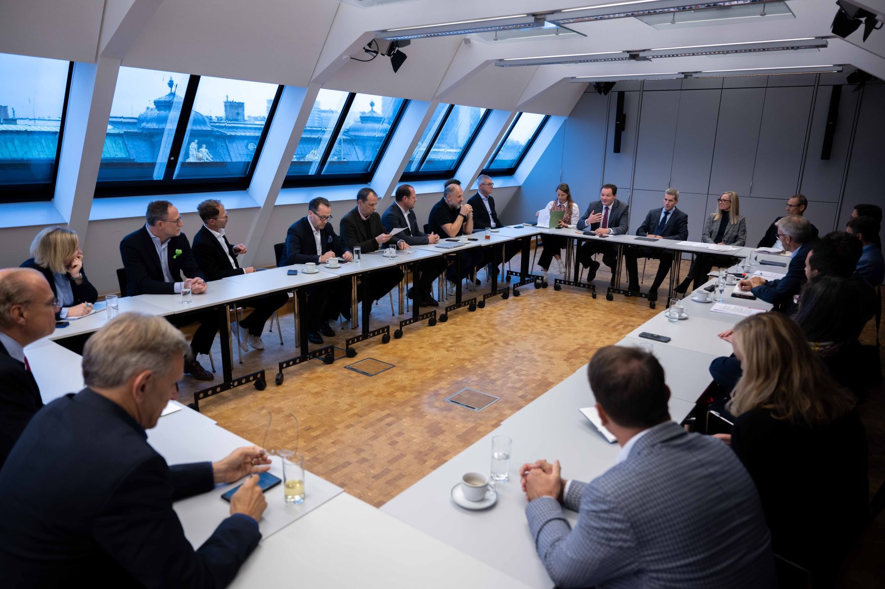 Herr Bundesminister Norbert Totschnig traf sich mit der Kreislaufwirtschafts-Delegation um &uuml;ber die Umsetzung der &ouml;sterreichischen KLW-Strategie zu sprechen.