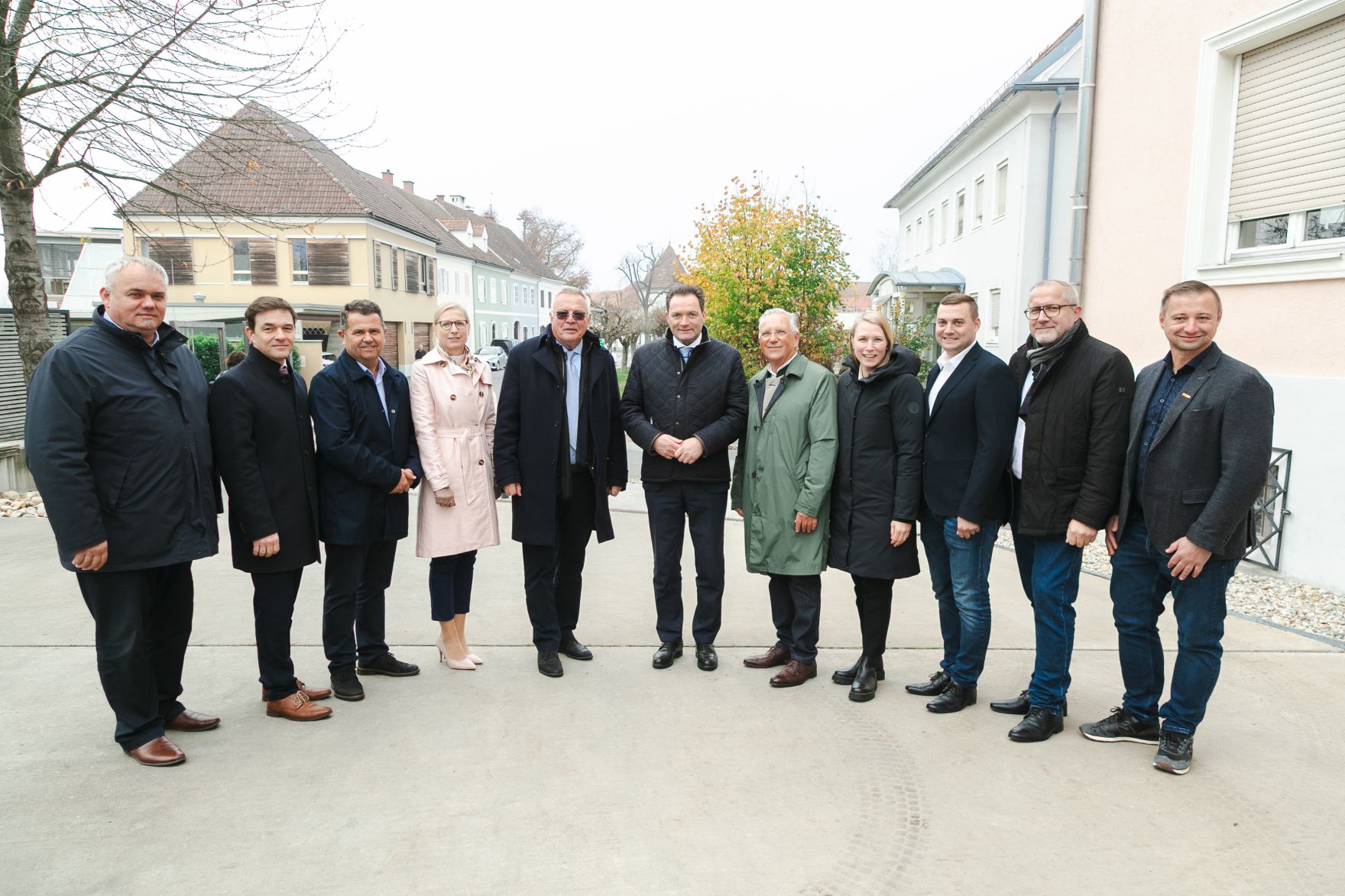 &Ouml;sterreich und Slowenien bekr&auml;ftigen ihre enge Zusammenarbeit zum Schutz und zur nachhaltigen Entwicklung der Grenzmur. Mit der Unterzeichnung der gemeinsamen Ministerdeklaration &bdquo;goMURra&ldquo; setzen beide L&auml;nder ein starkes Zeichen f&uuml;r gelebte Nachbarschaft, intakte Natur und nachhaltige Gew&auml;sserentwicklung.