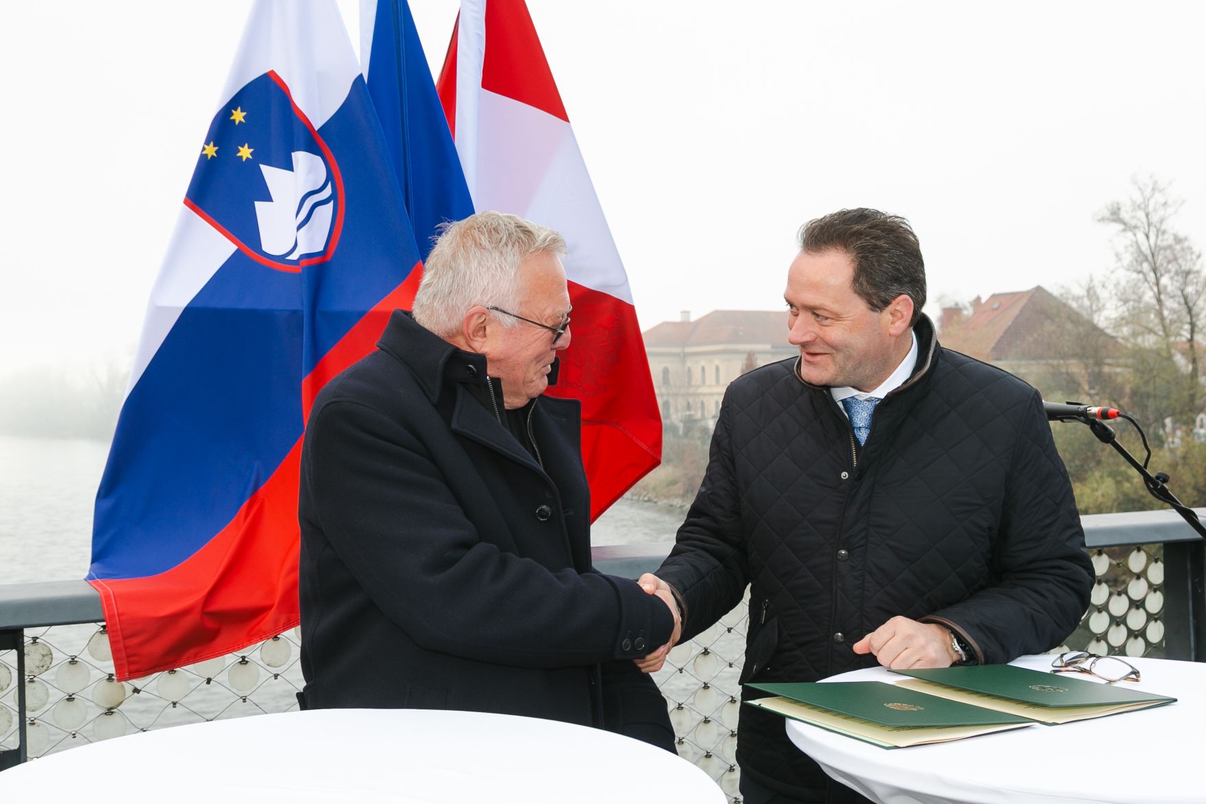 &Ouml;sterreich und Slowenien bekr&auml;ftigen ihre enge Zusammenarbeit zum Schutz und zur nachhaltigen Entwicklung der Grenzmur. Mit der Unterzeichnung der gemeinsamen Ministerdeklaration &bdquo;goMURra&ldquo; setzen beide L&auml;nder ein starkes Zeichen f&uuml;r gelebte Nachbarschaft, intakte Natur und nachhaltige Gew&auml;sserentwicklung.