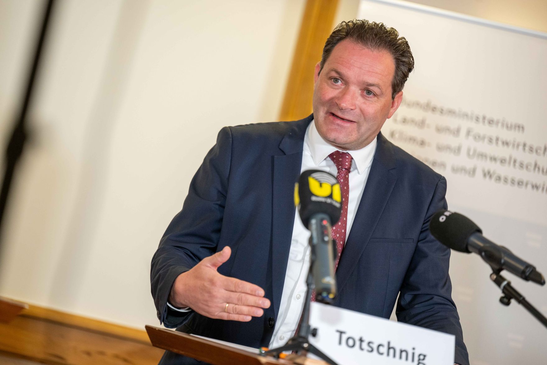 Vorstellung der Ergebnisse der Effizienzanalyse von Klima- und Energief&ouml;rderungen durch Bundesminister Norbert Totschnig und Staatssekret&auml;rin Elisabeth Zehetner.