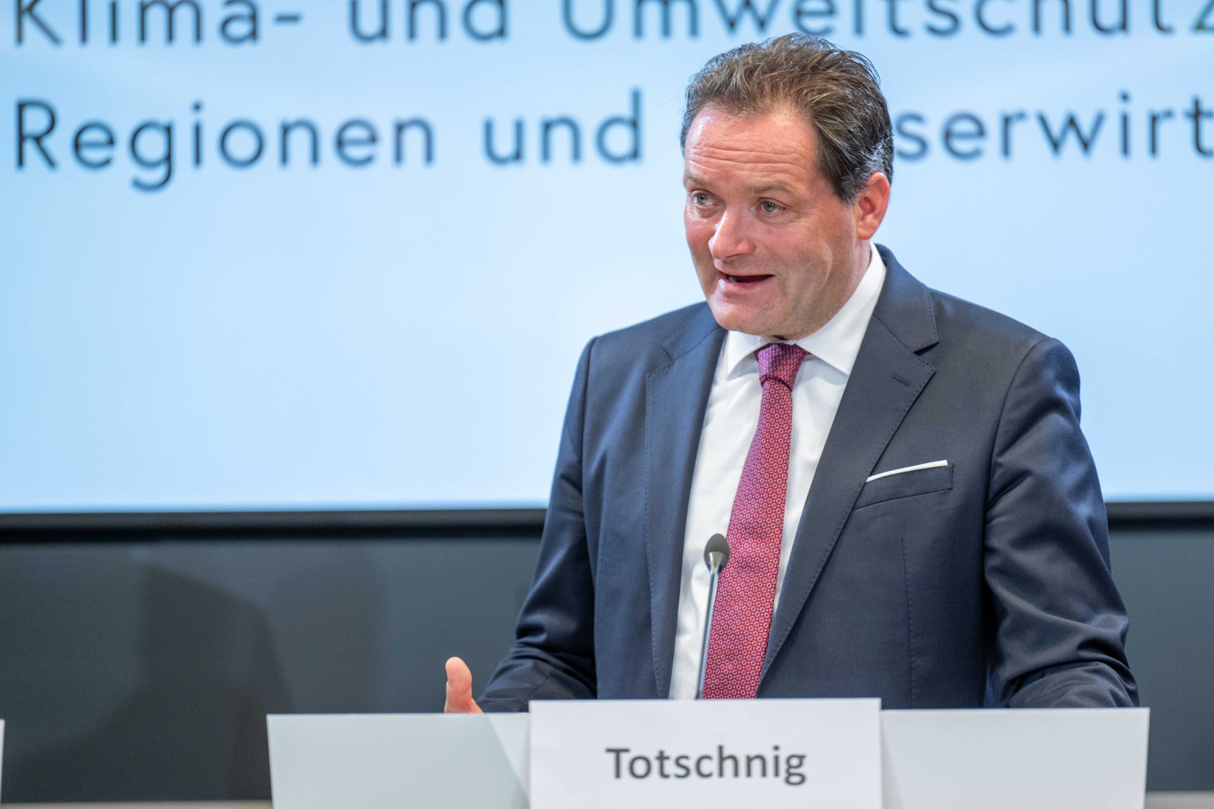 Totschnig zu Gr&uuml;nem Bericht 2025: Leichtes Einkommensplus als Erfolg des Impulsprogramms